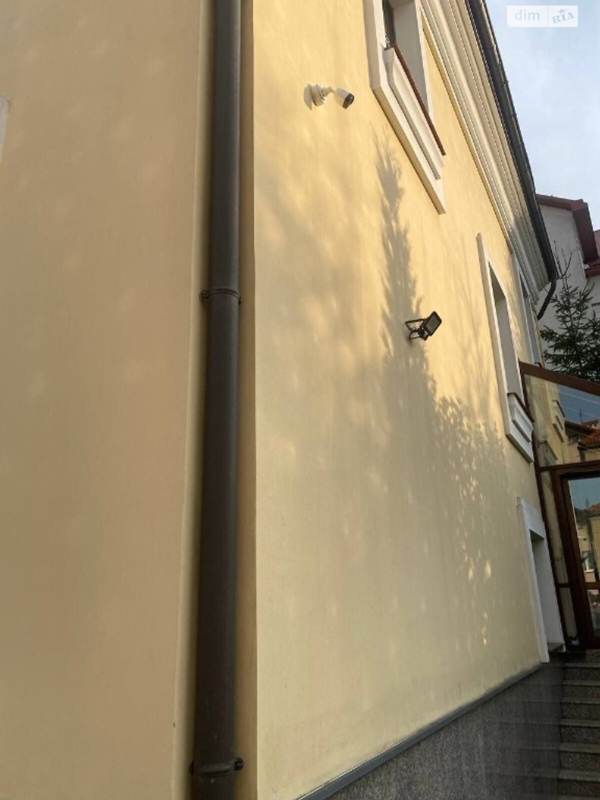 трехэтажный дом с верандой, 375.1 кв. м, кирпич. Продажа в Львове район Франковский фото 1 трехэтажный дом с верандой, 375.1 кв. м, кирпич. Продажа в Львове район Франковский фото 1
