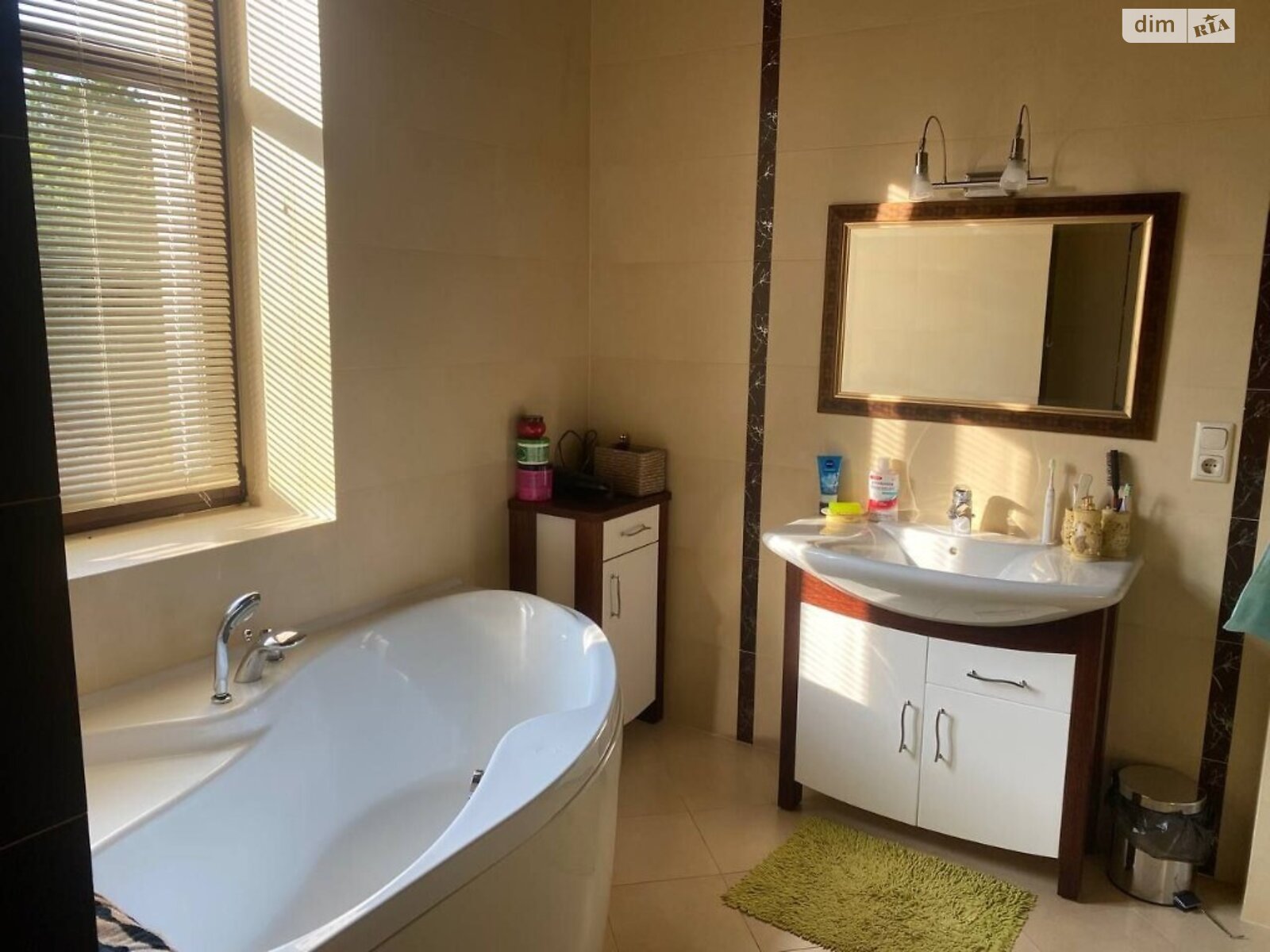 трехэтажный дом с верандой, 375.1 кв. м, кирпич. Продажа в Львове район Франковский фото 1 трехэтажный дом с верандой, 375.1 кв. м, кирпич. Продажа в Львове район Франковский фото 1