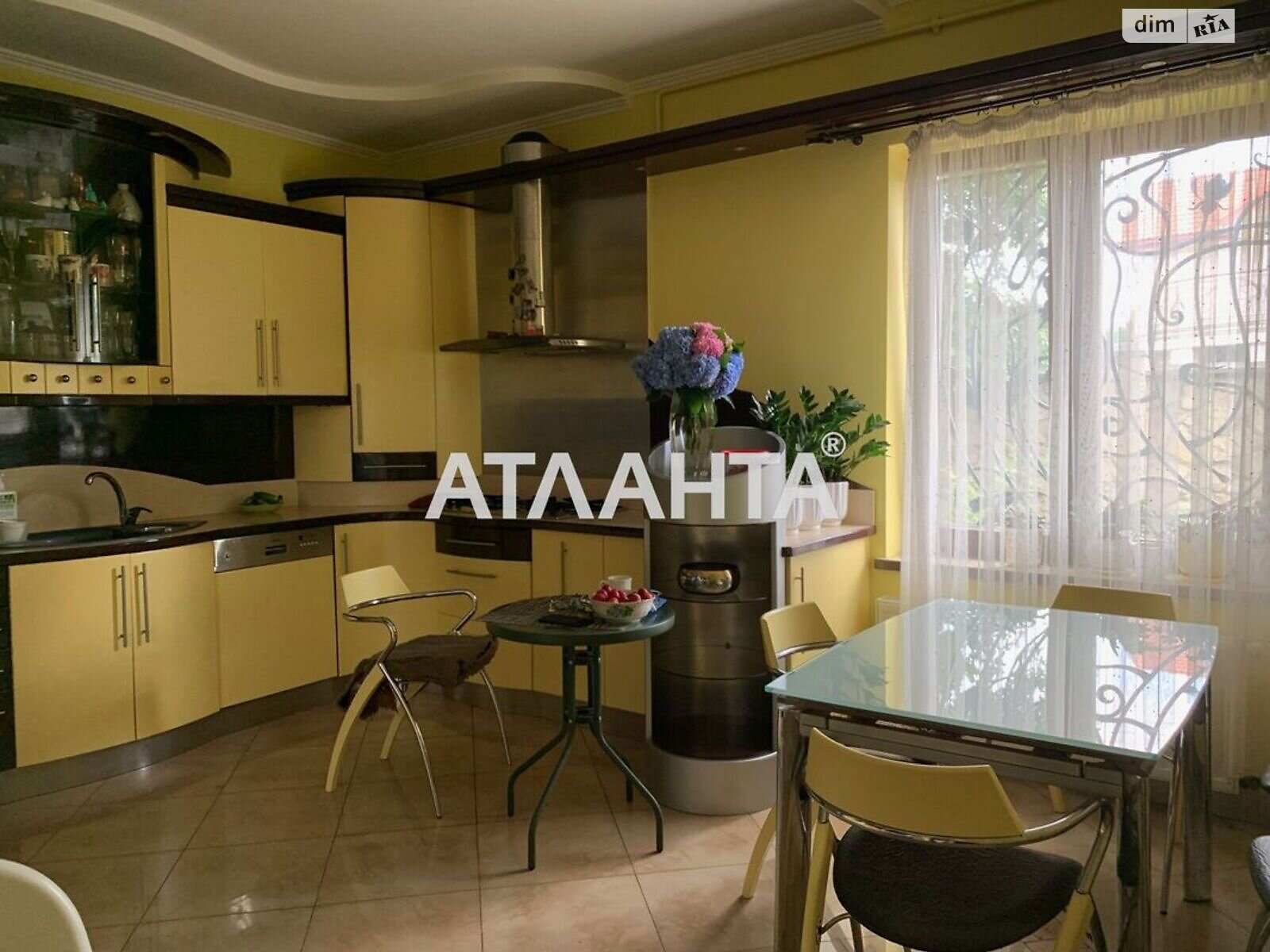 трехэтажный дом, 485.7 кв. м, кирпич. Продажа в Львове район Франковский фото 1