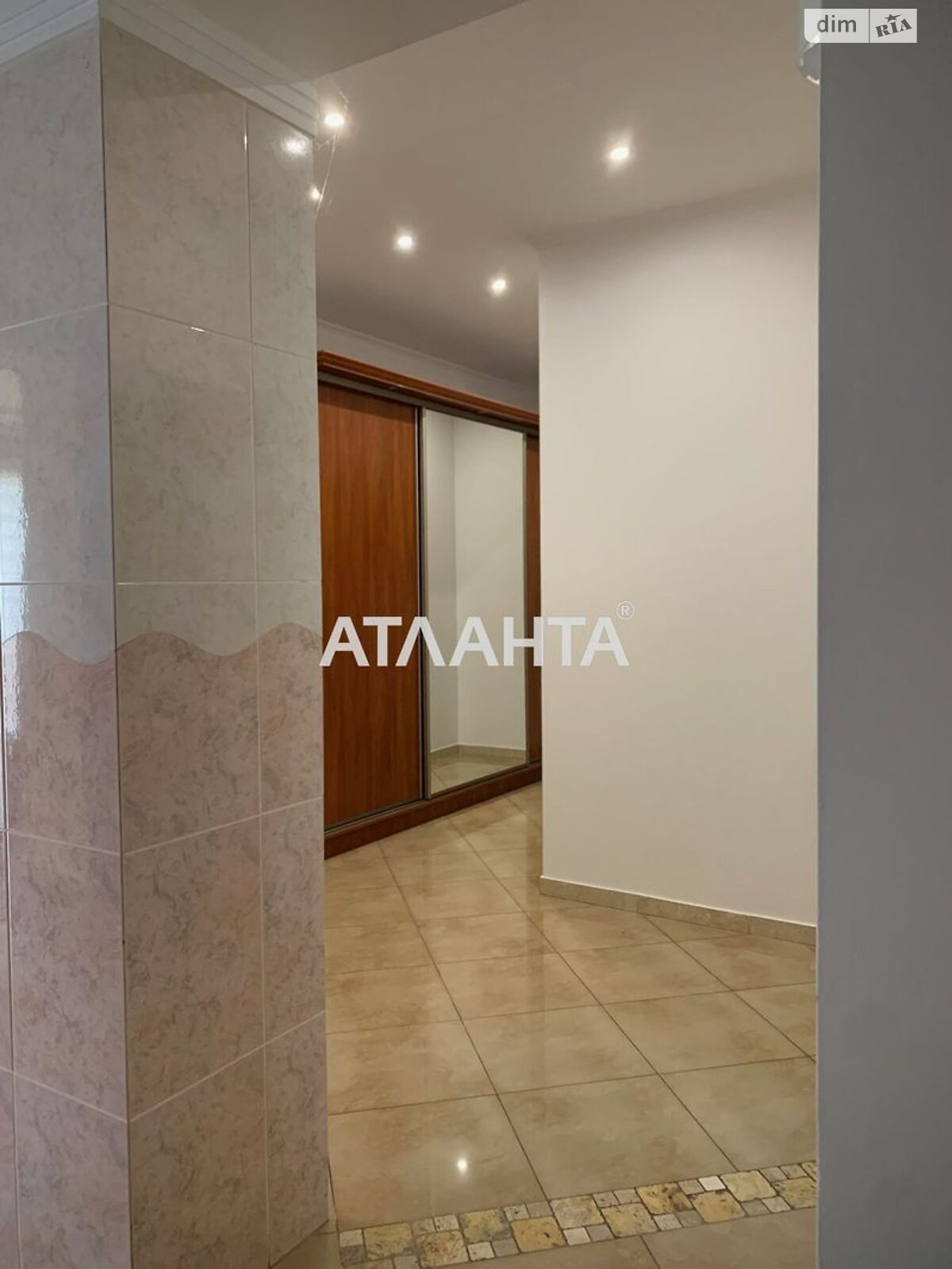 трехэтажный дом, 485.7 кв. м, кирпич. Продажа в Львове район Франковский фото 1