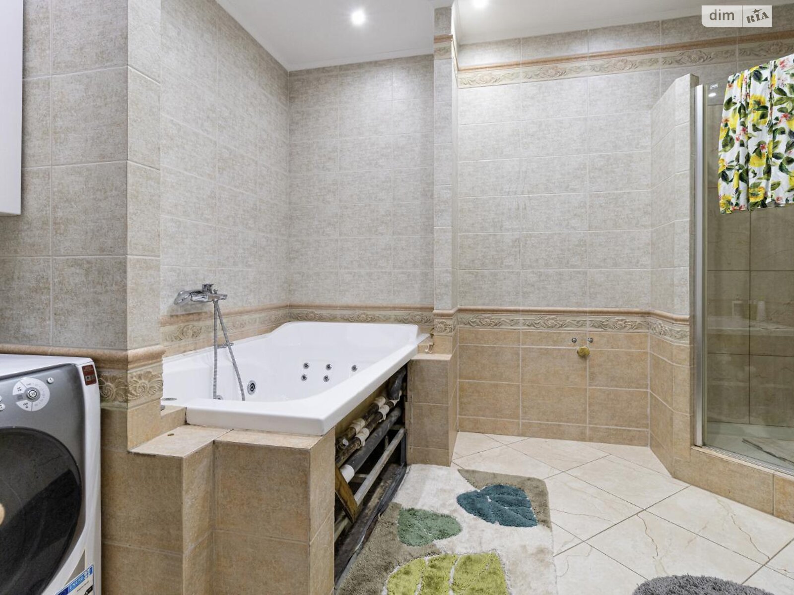 триповерховий будинок з ремонтом, 510 кв. м, цегла. Продаж у Львові фото 1 триповерховий будинок з ремонтом, 510 кв. м, цегла. Продаж у Львові фото 1