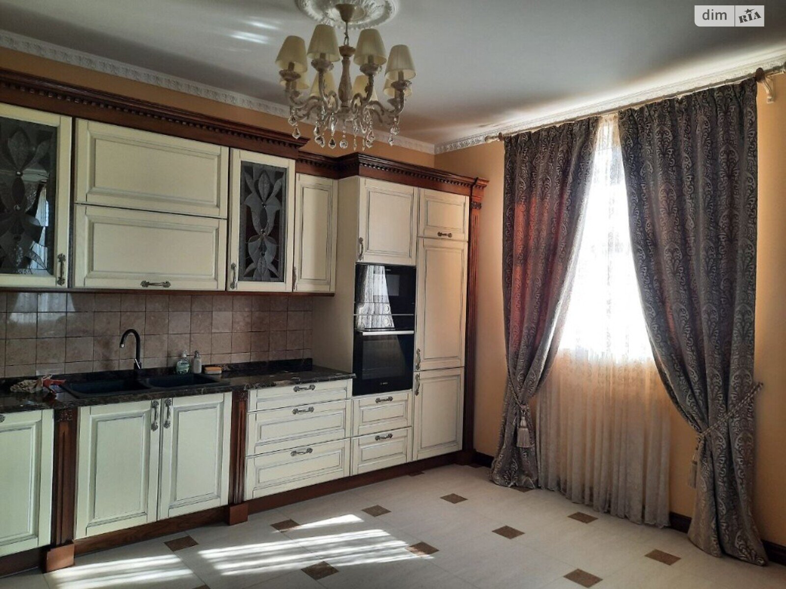 двоповерховий будинок з верандою, 355 кв. м, цегла. Продаж у Конопниці фото 1 двоповерховий будинок з верандою, 355 кв. м, цегла. Продаж у Конопниці фото 1