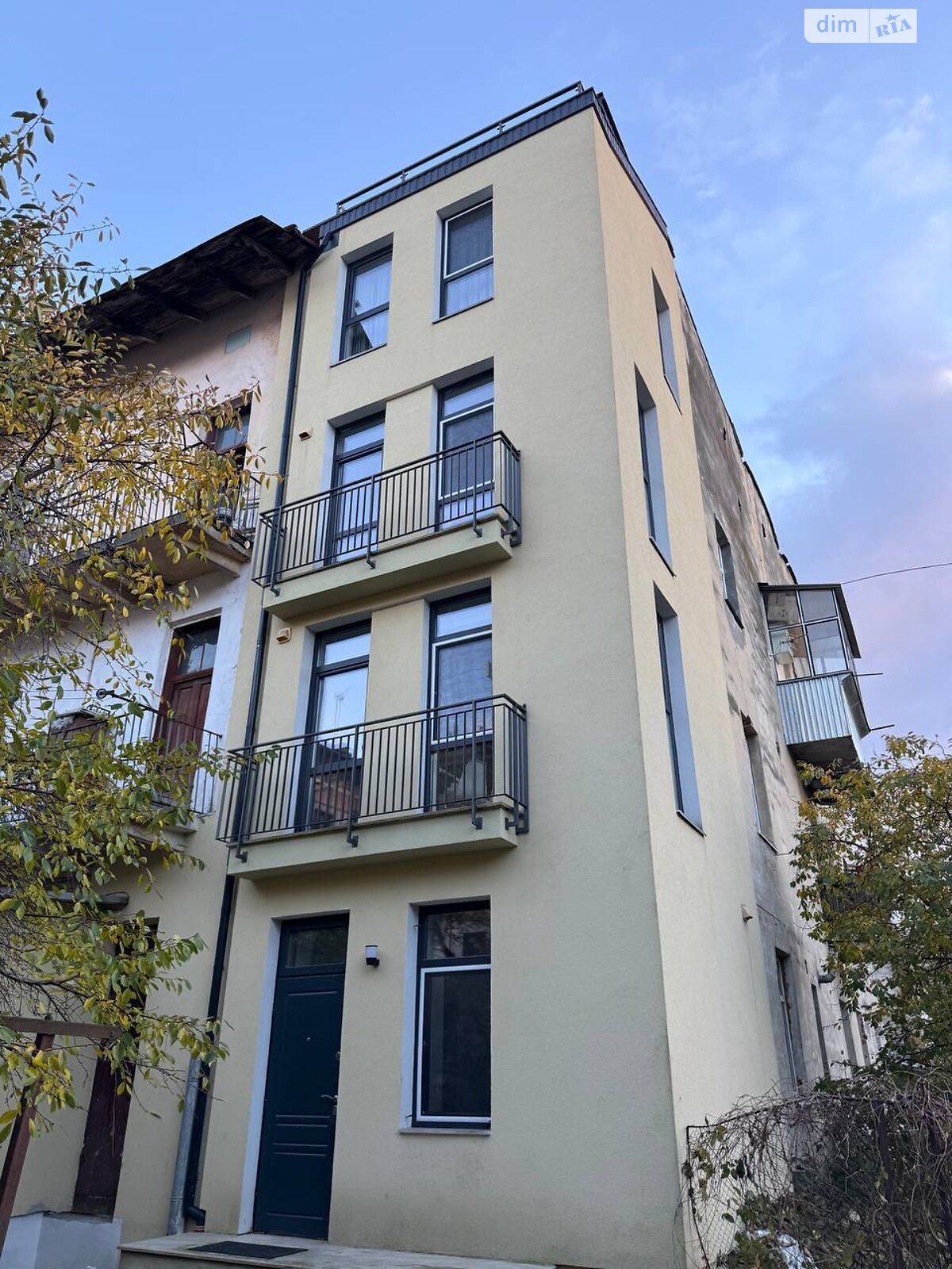 четырехэтажный дом с отоплением, 49.4 кв. м, кирпич. Продажа в Львове район Лычаков фото 1