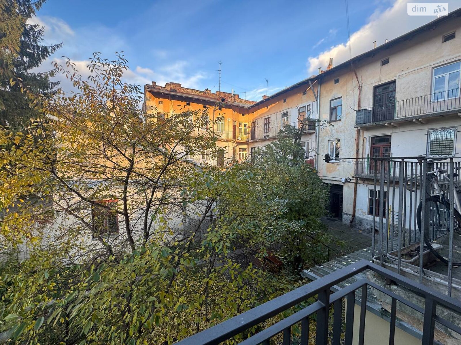 четырехэтажный дом с отоплением, 49.4 кв. м, кирпич. Продажа в Львове район Лычаков фото 1