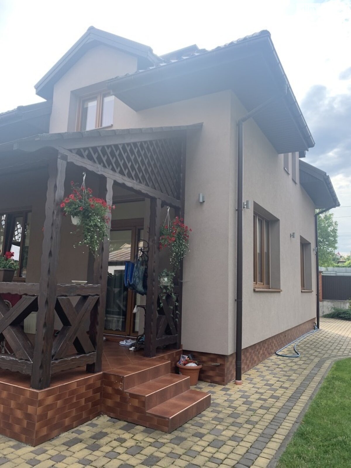 двоповерховий будинок з гаражем, 212 кв. м, кирпич. Продаж в Львові, район Личаківський фото 1 двоповерховий будинок з гаражем, 212 кв. м, кирпич. Продаж в Львові, район Личаківський фото 1