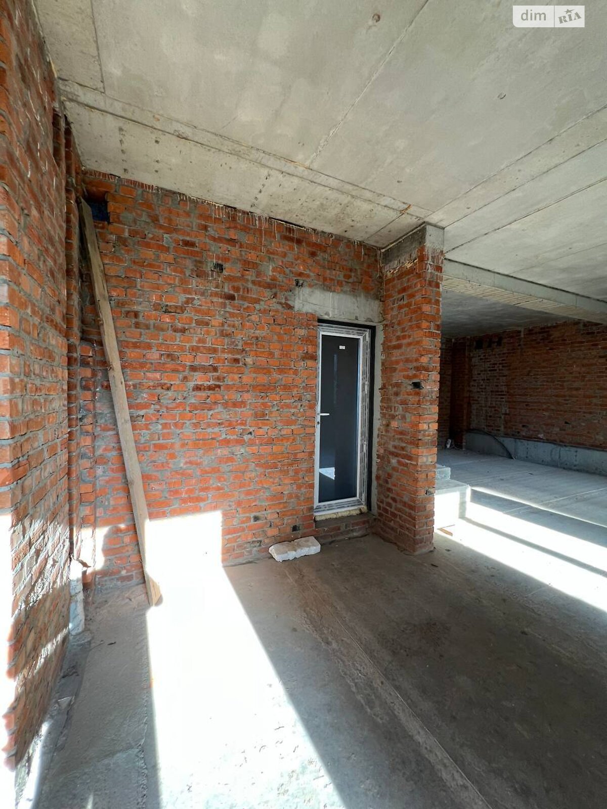 двухэтажный дом с балконом, 200 кв. м, кирпич. Продажа в Львове район Лычаковский фото 1