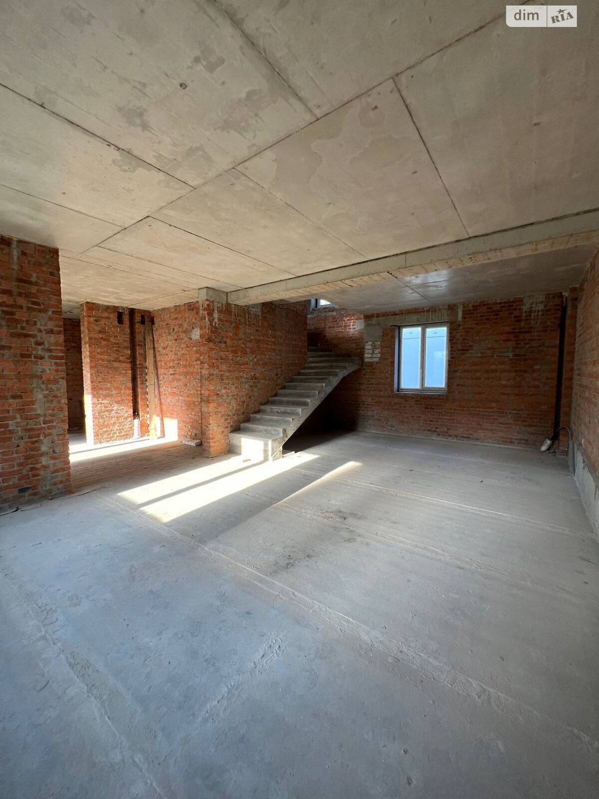 двухэтажный дом с балконом, 200 кв. м, кирпич. Продажа в Львове район Лычаковский фото 1