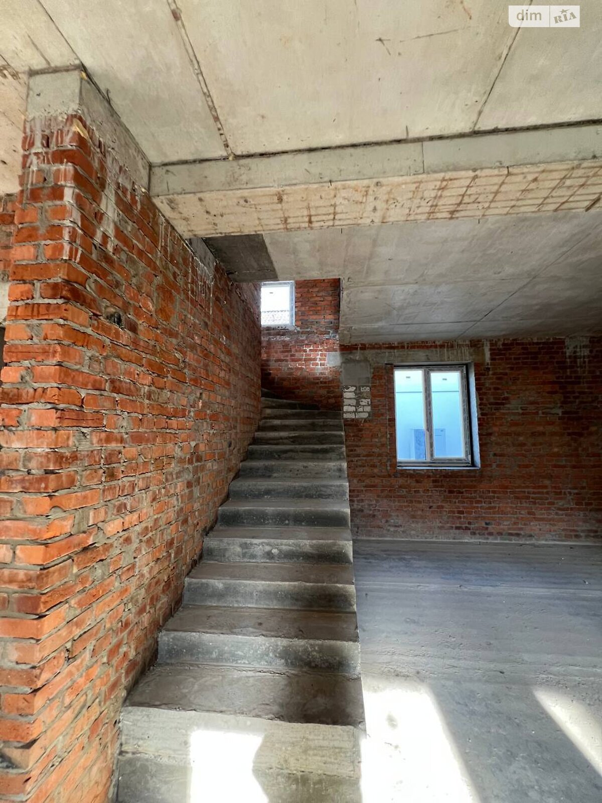 двухэтажный дом с балконом, 200 кв. м, кирпич. Продажа в Львове район Лычаковский фото 1