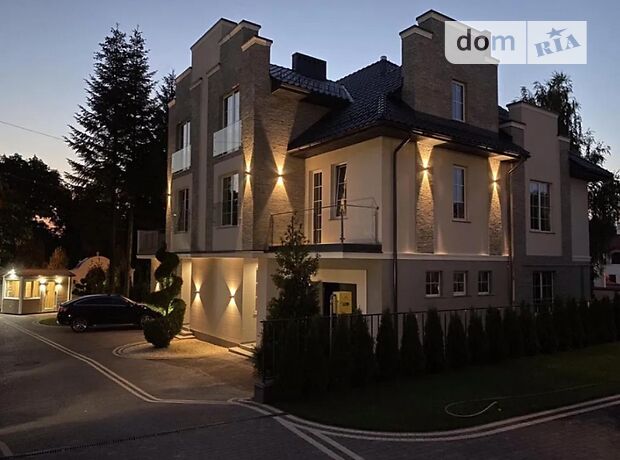 триповерховий будинок з терасою, 560 кв. м, цегла. Продаж в Львові, район Личаківський фото 1 триповерховий будинок з терасою, 560 кв. м, цегла. Продаж в Львові, район Личаківський фото 1