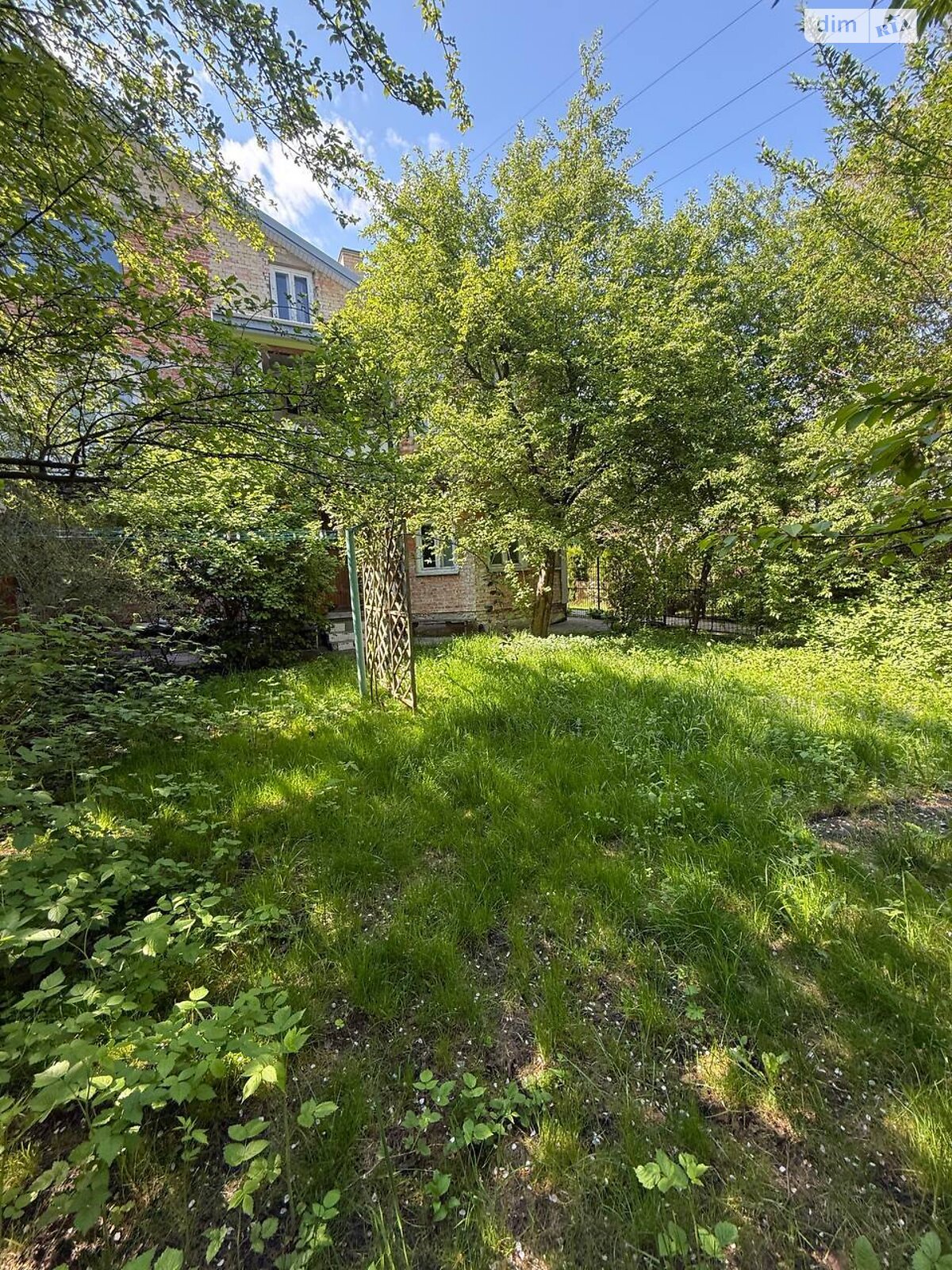 триповерховий будинок з балконом, 218 кв. м, цегла. Продаж в Львові, район Новий Львів фото 1 триповерховий будинок з балконом, 218 кв. м, цегла. Продаж в Львові, район Новий Львів фото 1