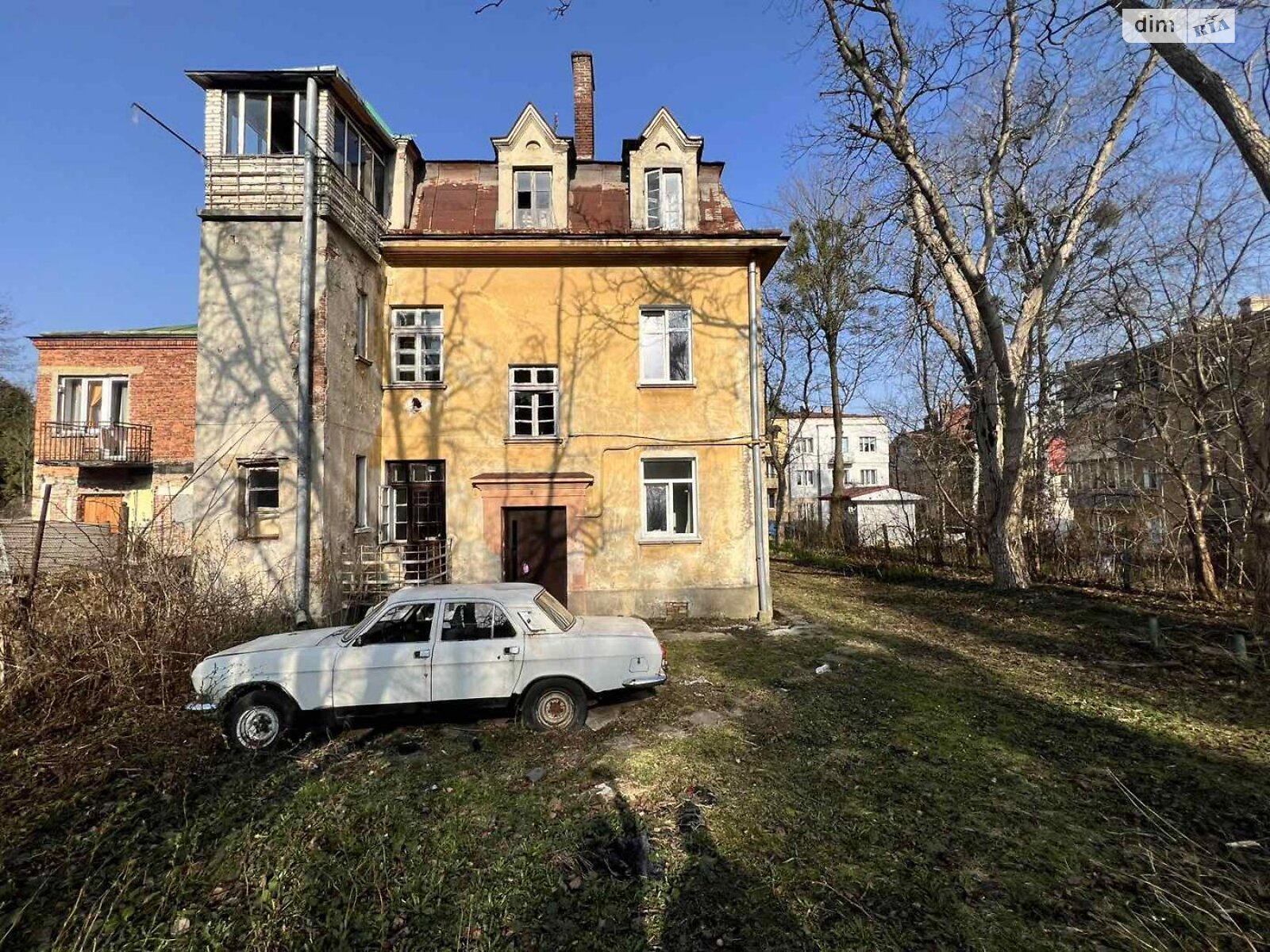 триповерховий будинок з опаленням, 400 кв. м, цегла. Продаж у Львові фото 1 триповерховий будинок з опаленням, 400 кв. м, цегла. Продаж у Львові фото 1
