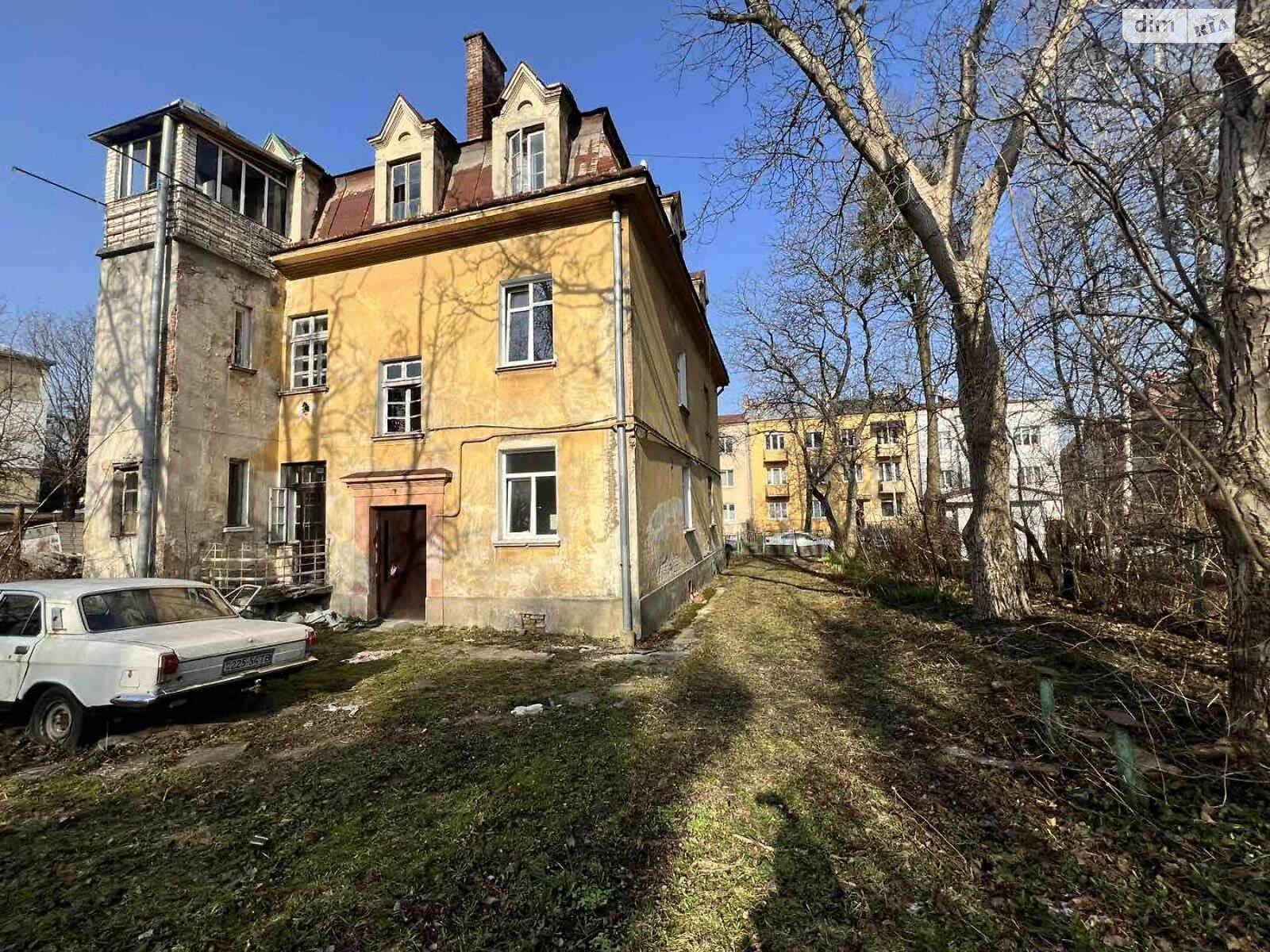 триповерховий будинок з опаленням, 400 кв. м, цегла. Продаж у Львові фото 1 триповерховий будинок з опаленням, 400 кв. м, цегла. Продаж у Львові фото 1