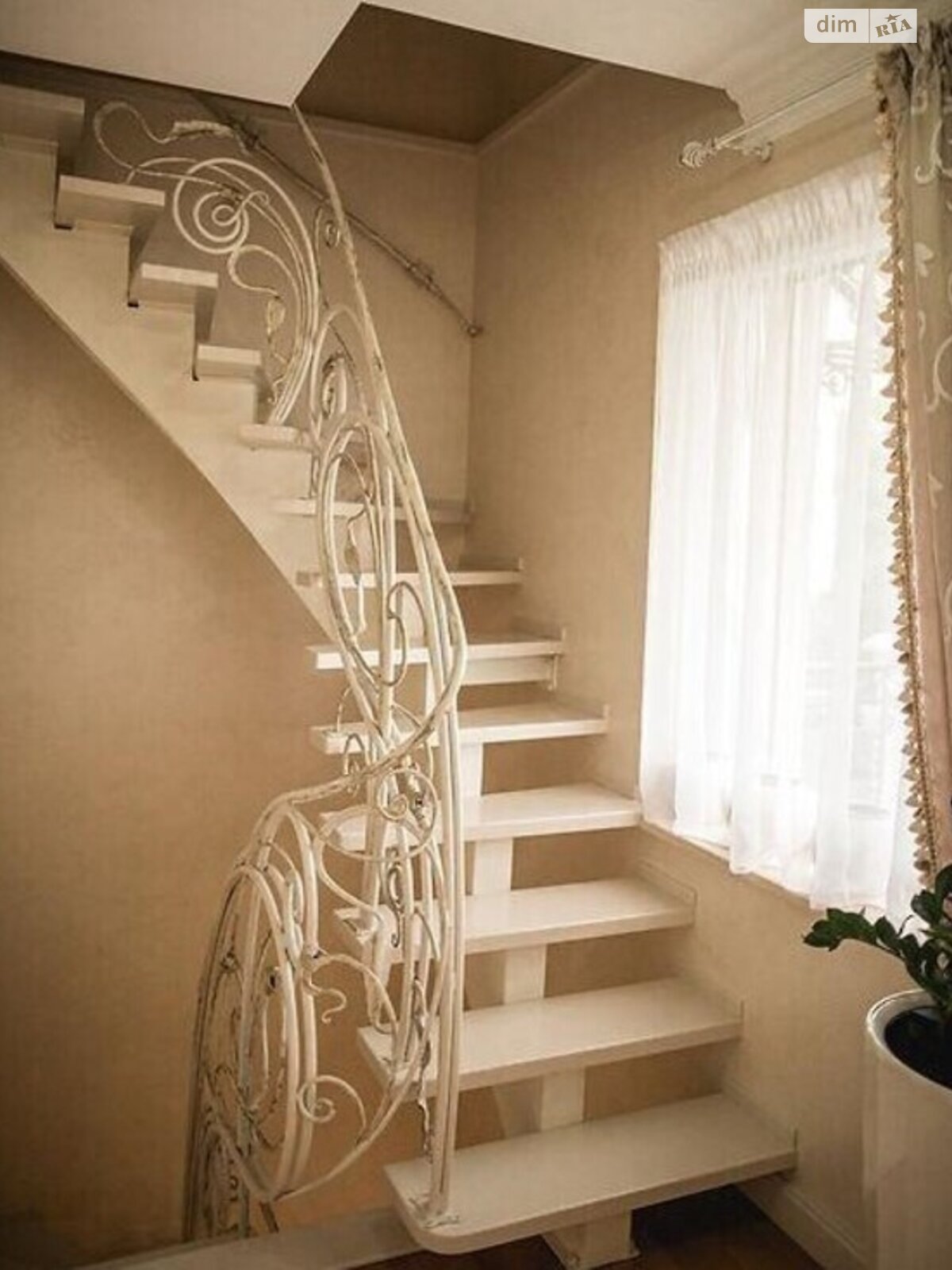 трехэтажный дом с балконом, 120 кв. м, кирпич. Продажа в Львове район Рясное фото 1 трехэтажный дом с балконом, 120 кв. м, кирпич. Продажа в Львове район Рясное фото 1