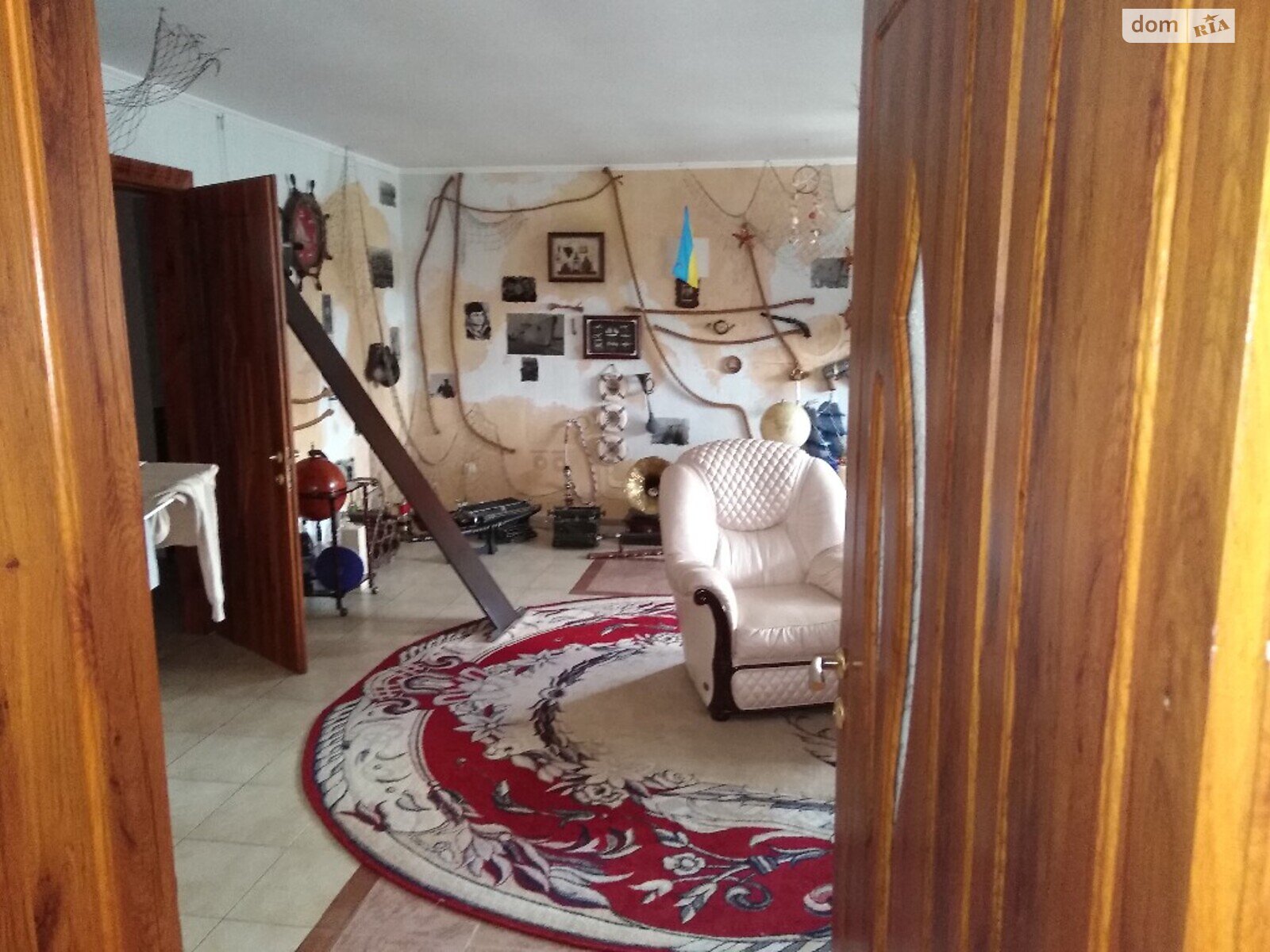 триповерховий будинок з верандою, 365 кв. м, цегла. Продаж в Львові, район Шевченківський фото 1 триповерховий будинок з верандою, 365 кв. м, цегла. Продаж в Львові, район Шевченківський фото 1