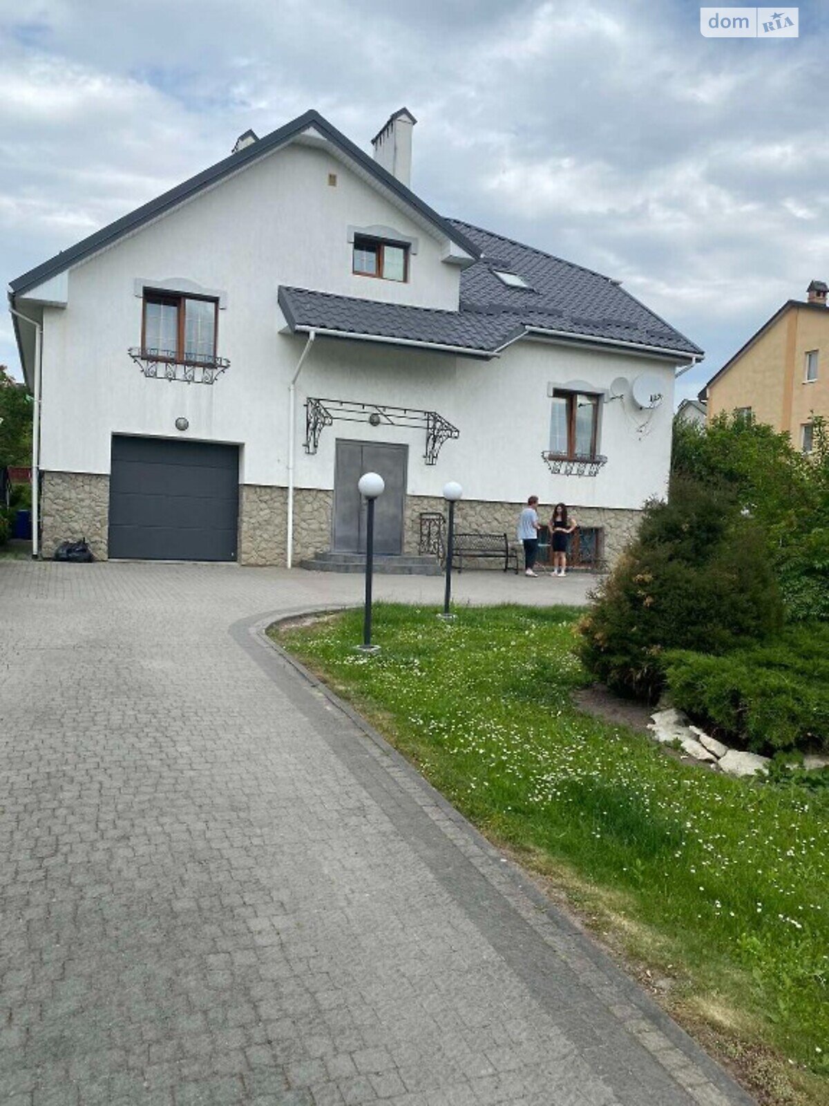 триповерховий будинок з верандою, 365 кв. м, цегла. Продаж в Львові, район Шевченківський фото 1 триповерховий будинок з верандою, 365 кв. м, цегла. Продаж в Львові, район Шевченківський фото 1