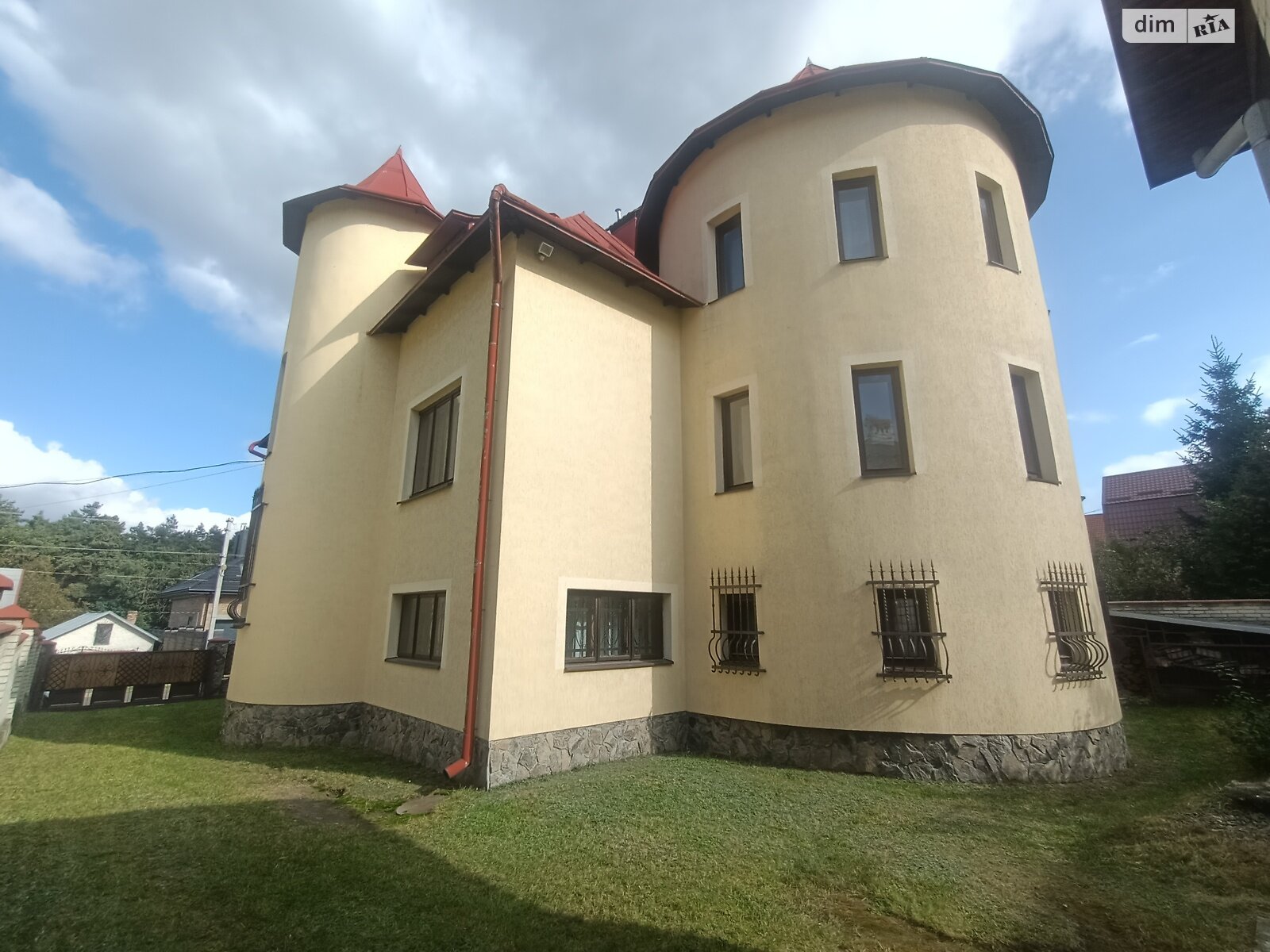 трехэтажный дом с верандой, 320 кв. м, кирпич. Продажа в Львове район Шевченковский фото 1