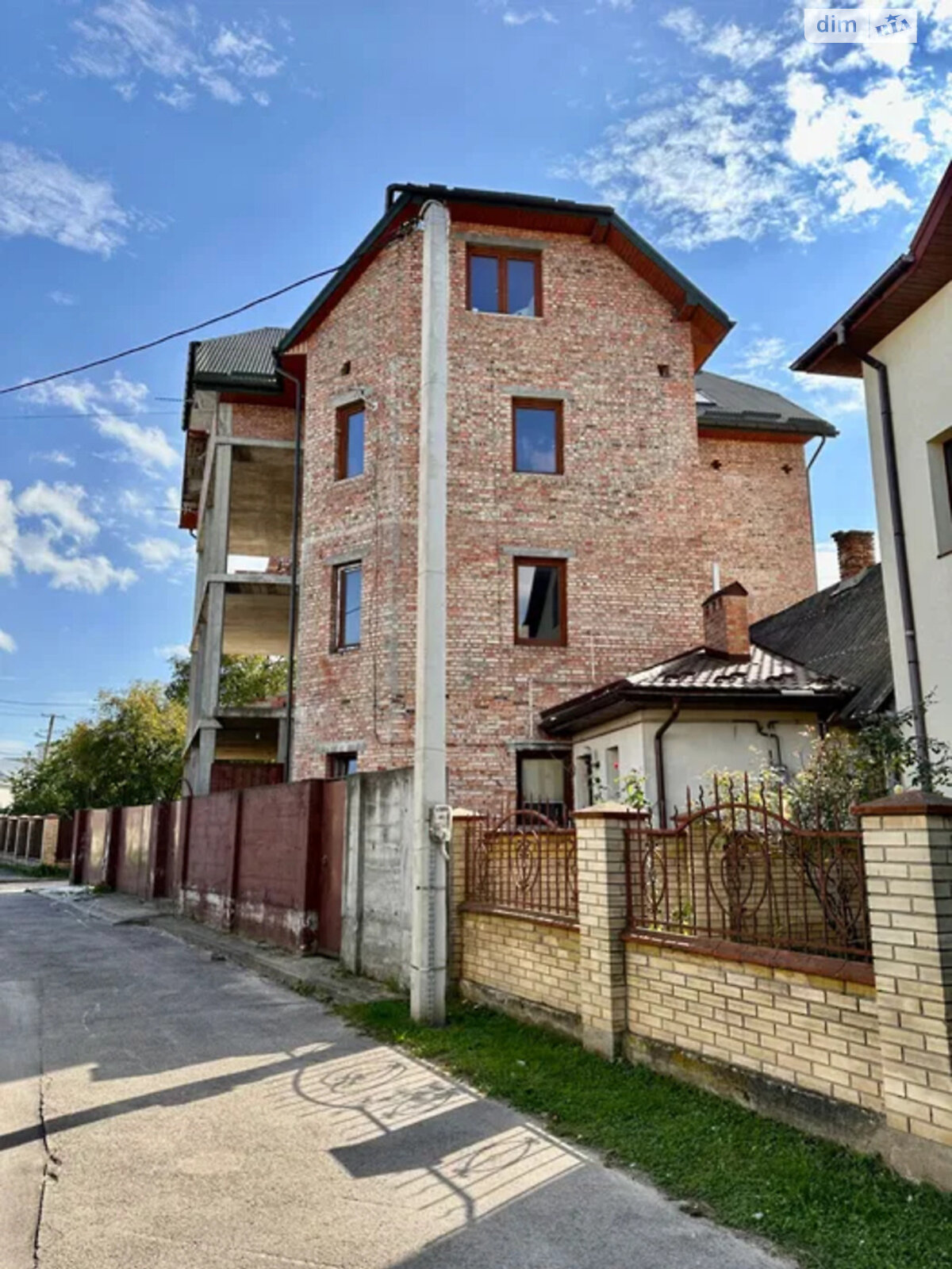 четырехэтажный дом, 433 кв. м, кирпич. Продажа в Львове район Сигновка фото 1