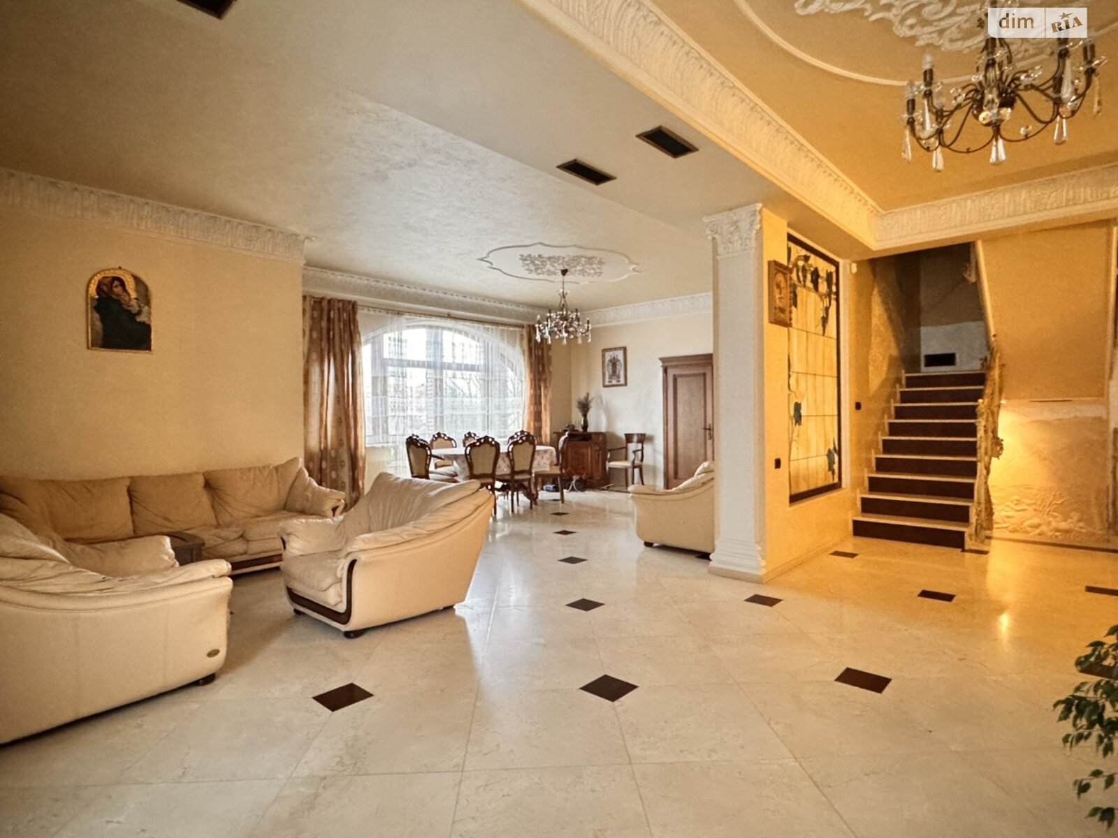 трехэтажный дом с верандой, 462 кв. м, кирпич. Продажа в Львове район Сыховский фото 1