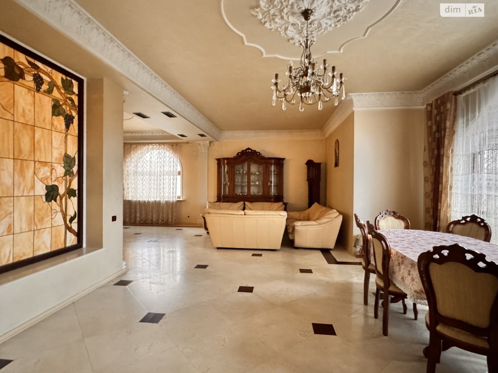 трехэтажный дом с верандой, 462 кв. м, кирпич. Продажа в Львове район Сыховский фото 1