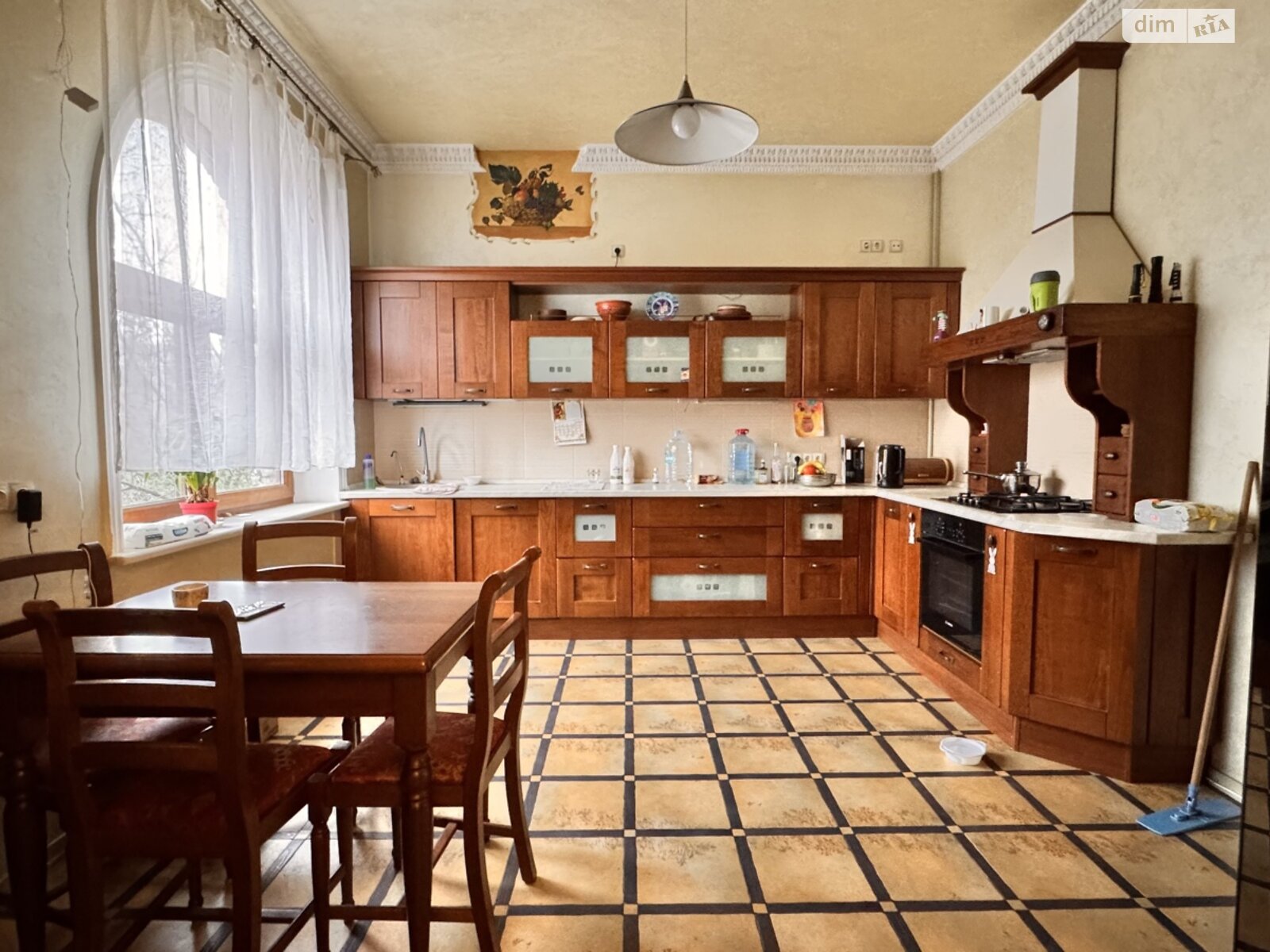 трехэтажный дом с верандой, 462 кв. м, кирпич. Продажа в Львове район Сыховский фото 1