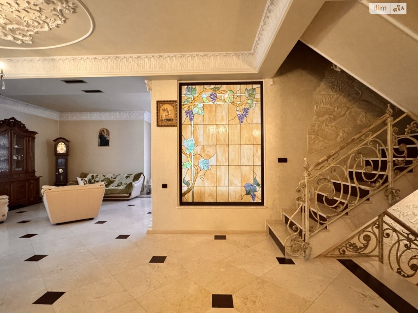 трехэтажный дом с верандой, 462 кв. м, кирпич. Продажа в Львове район Сыховский фото 1