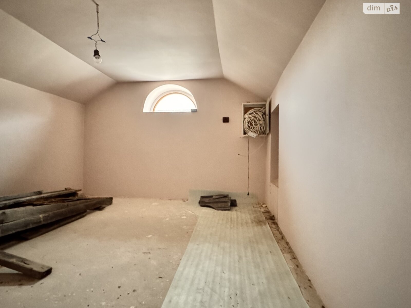 трехэтажный дом с верандой, 462 кв. м, кирпич. Продажа в Львове район Сыховский фото 1