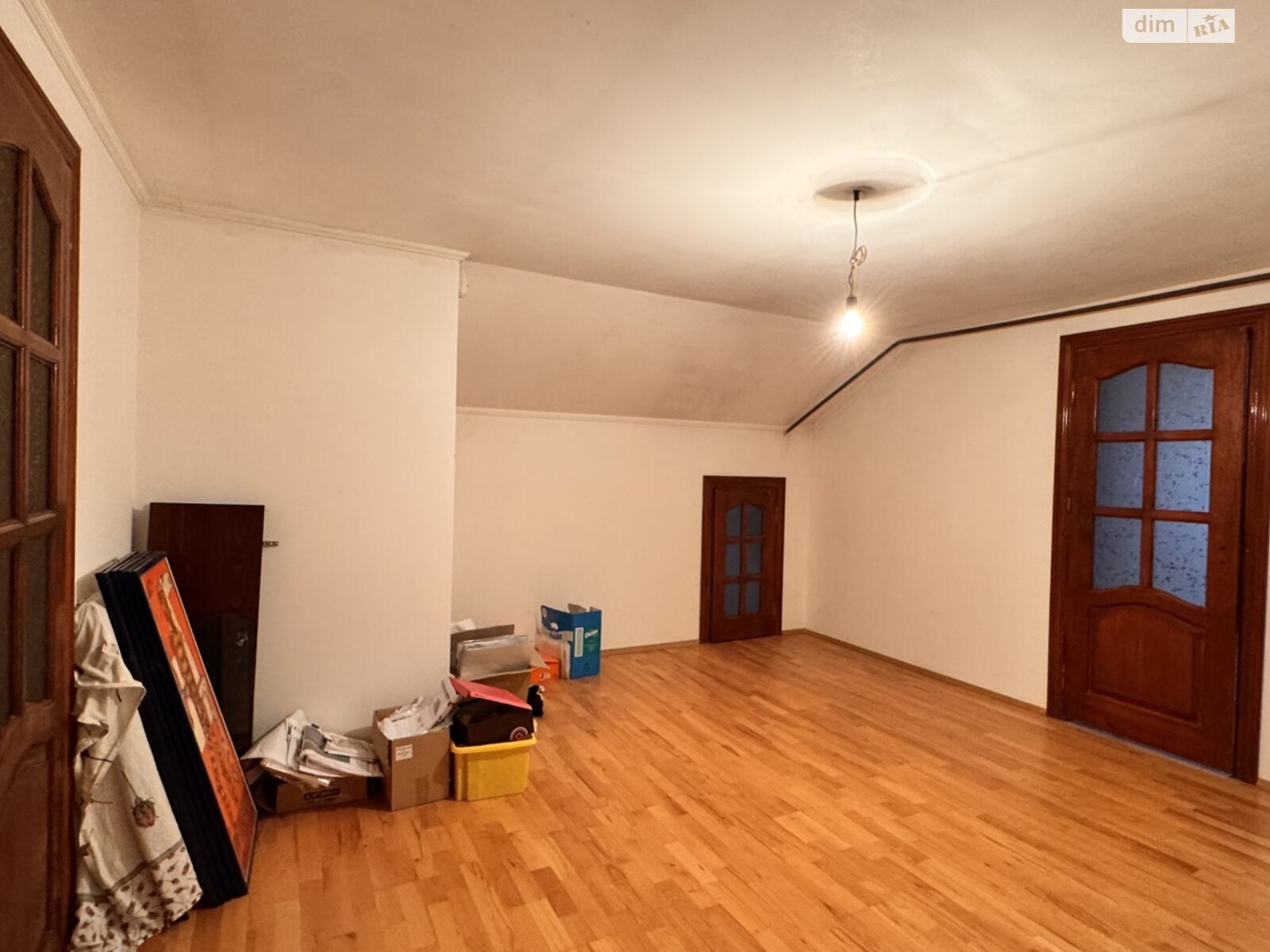 трехэтажный дом с верандой, 462 кв. м, кирпич. Продажа в Львове район Сыховский фото 1