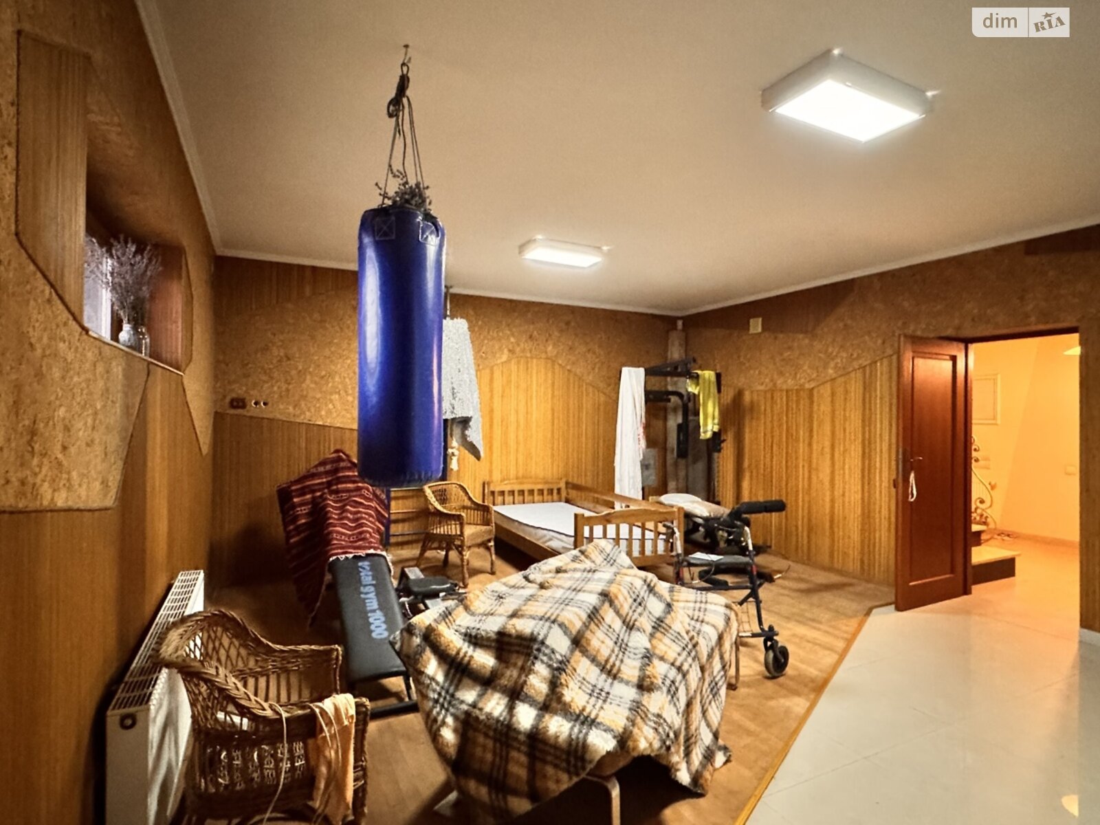 трехэтажный дом с верандой, 462 кв. м, кирпич. Продажа в Львове район Сыховский фото 1