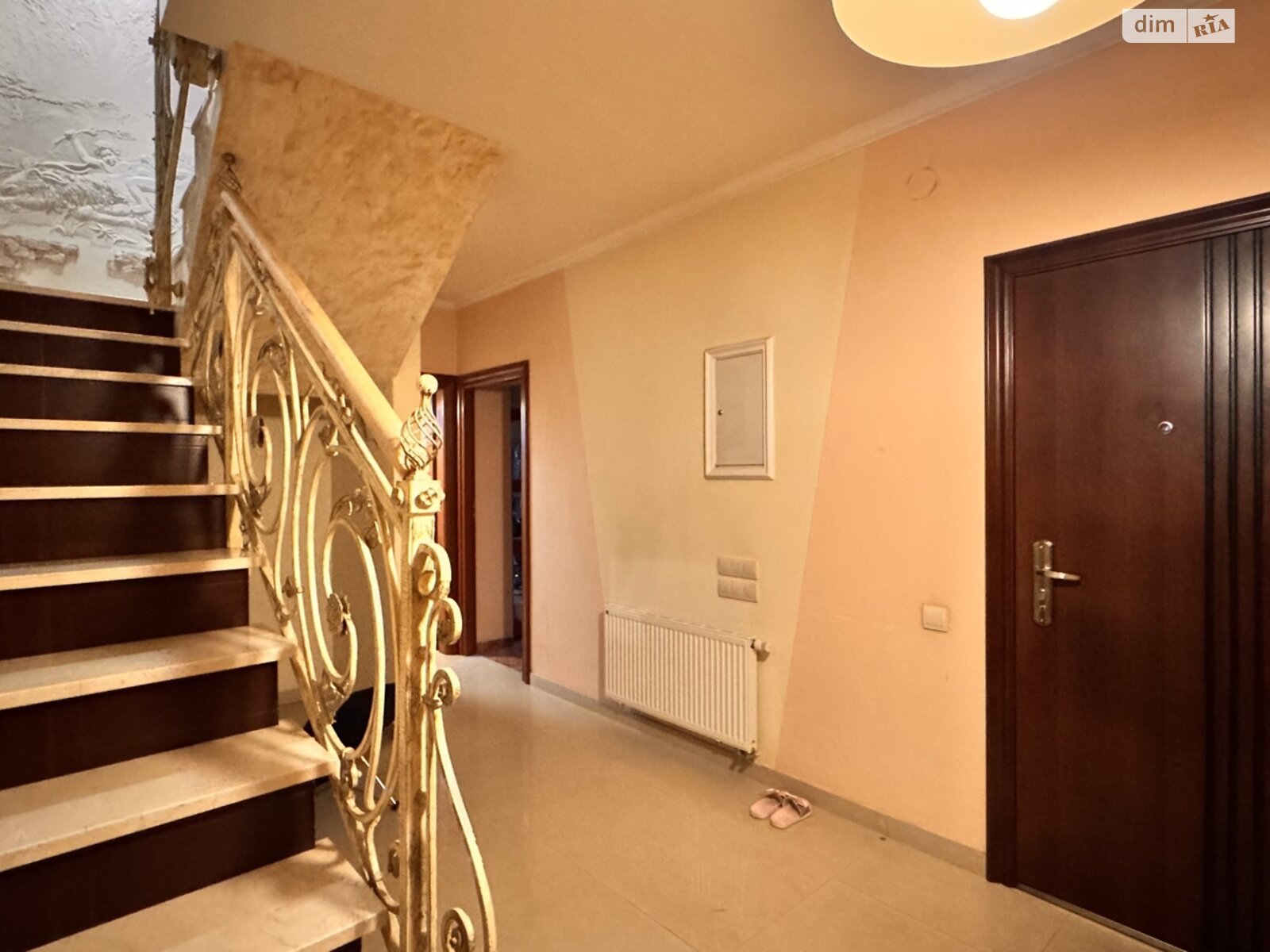 трехэтажный дом с верандой, 462 кв. м, кирпич. Продажа в Львове район Сыховский фото 1