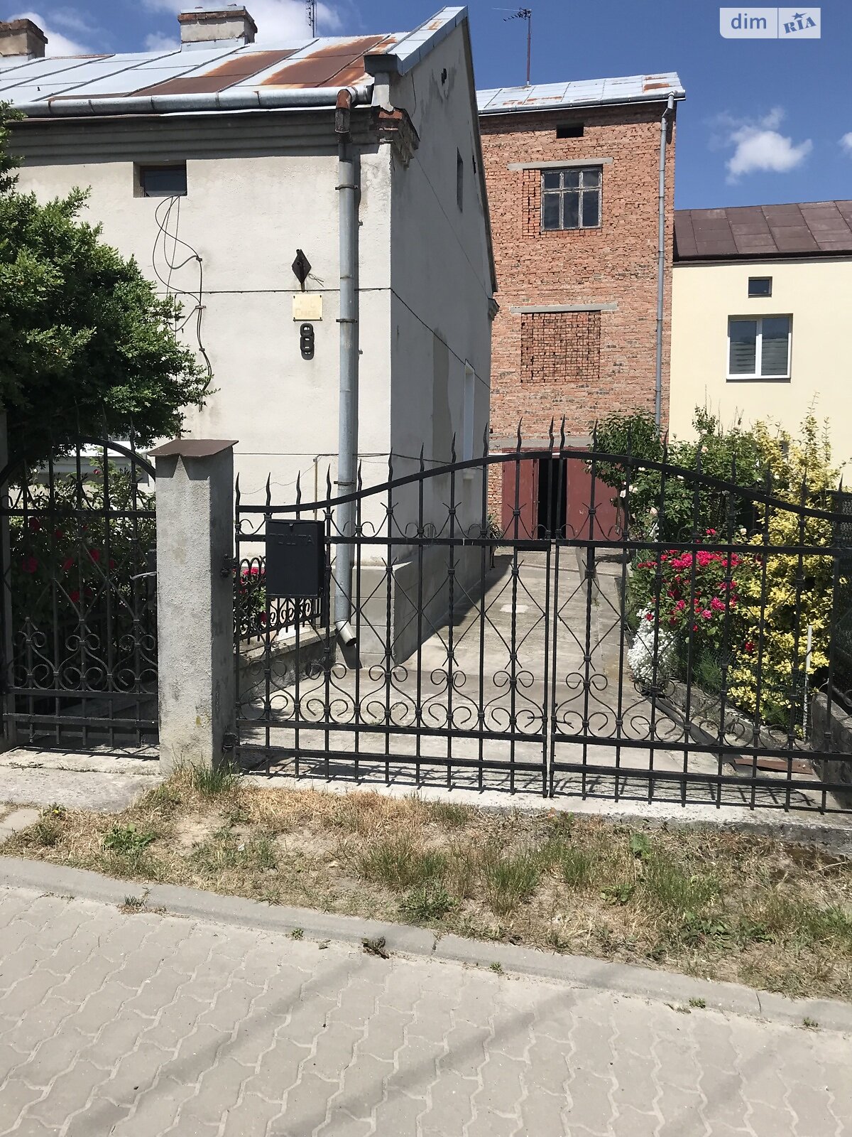трехэтажный дом, 360 кв. м, кирпич. Продажа в Львове район Яловец фото 1 трехэтажный дом, 360 кв. м, кирпич. Продажа в Львове район Яловец фото 1