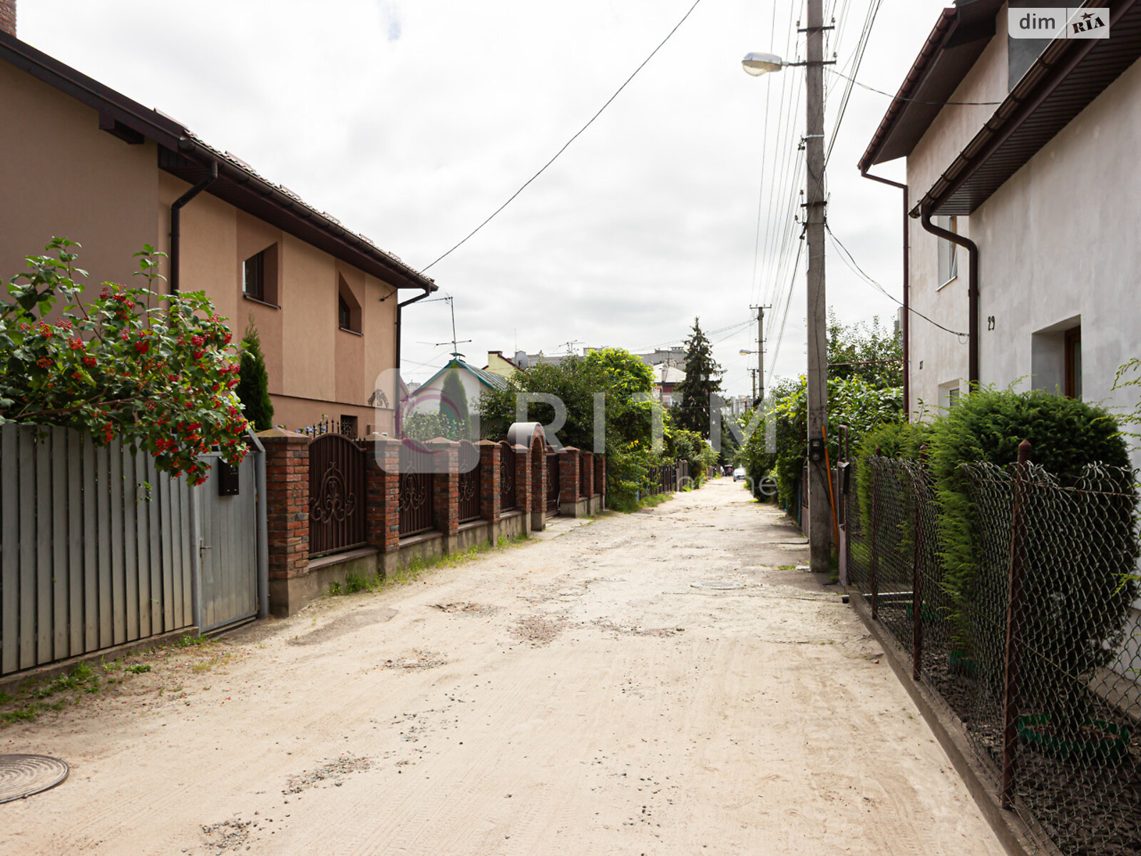 одноэтажный дом с гаражом, 43.2 кв. м, кирпич. Продажа в Львове район Зализнычный фото 1