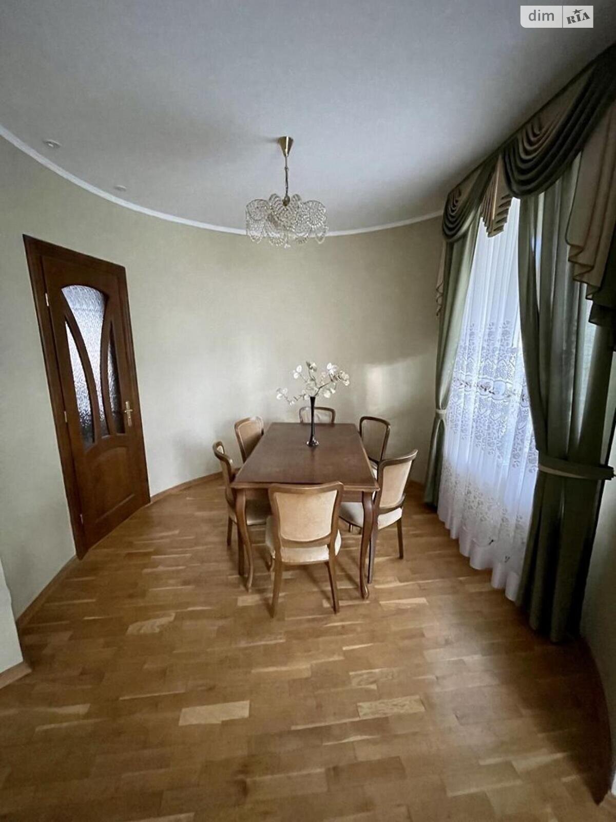 двоповерховий будинок з гаражем, 370 кв. м, цегла. Продаж в Львові, район Залізничний фото 1 двоповерховий будинок з гаражем, 370 кв. м, цегла. Продаж в Львові, район Залізничний фото 1
