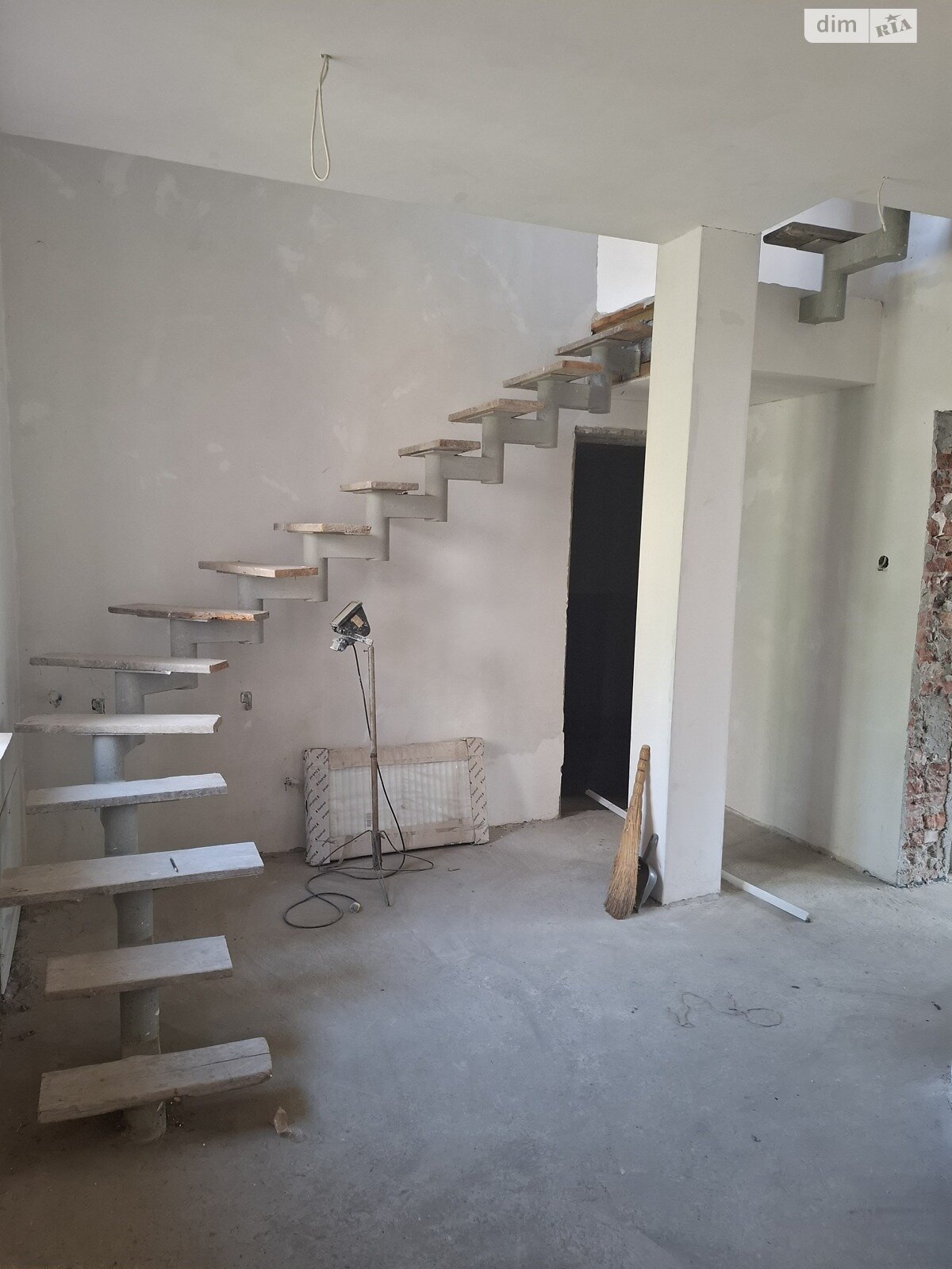 триповерховий будинок з гаражем, 184.5 кв. м, цегла. Продаж в Львові, район Залізничний фото 1