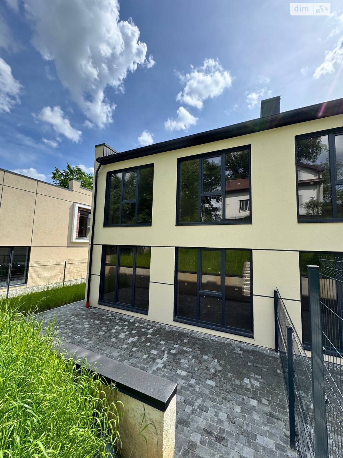 двухэтажный дом с гаражом, 128.8 кв. м, кирпич. Продажа в Львове район Замарстынов фото 1 двухэтажный дом с гаражом, 128.8 кв. м, кирпич. Продажа в Львове район Замарстынов фото 1
