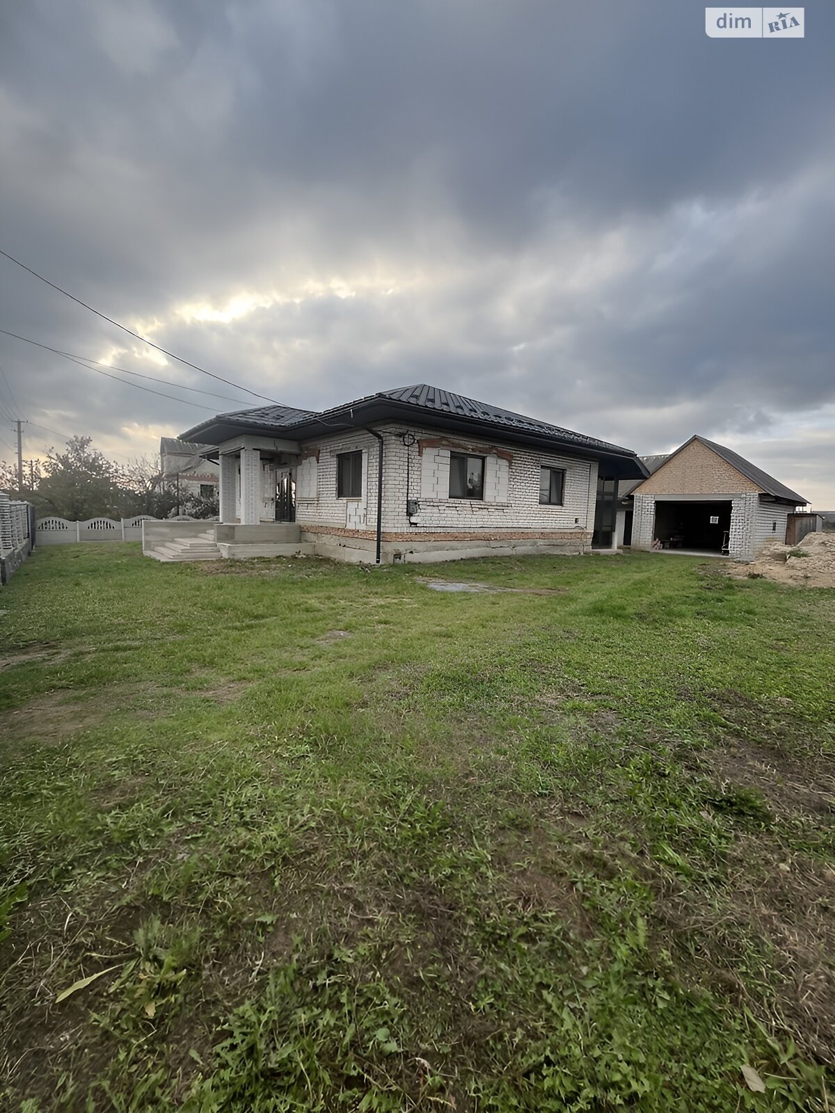 одноэтажный дом с гаражом, 120 кв. м, кирпич. Продажа в Любаре фото 1 одноэтажный дом с гаражом, 120 кв. м, кирпич. Продажа в Любаре фото 1
