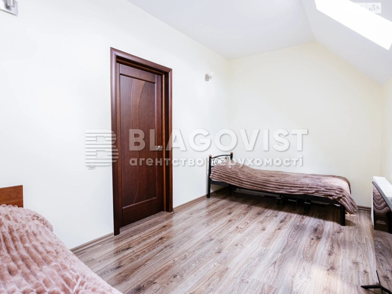 двухэтажный дом с гаражом, 212 кв. м, кирпич. Продажа в Любимовке фото 1 двухэтажный дом с гаражом, 212 кв. м, кирпич. Продажа в Любимовке фото 1
