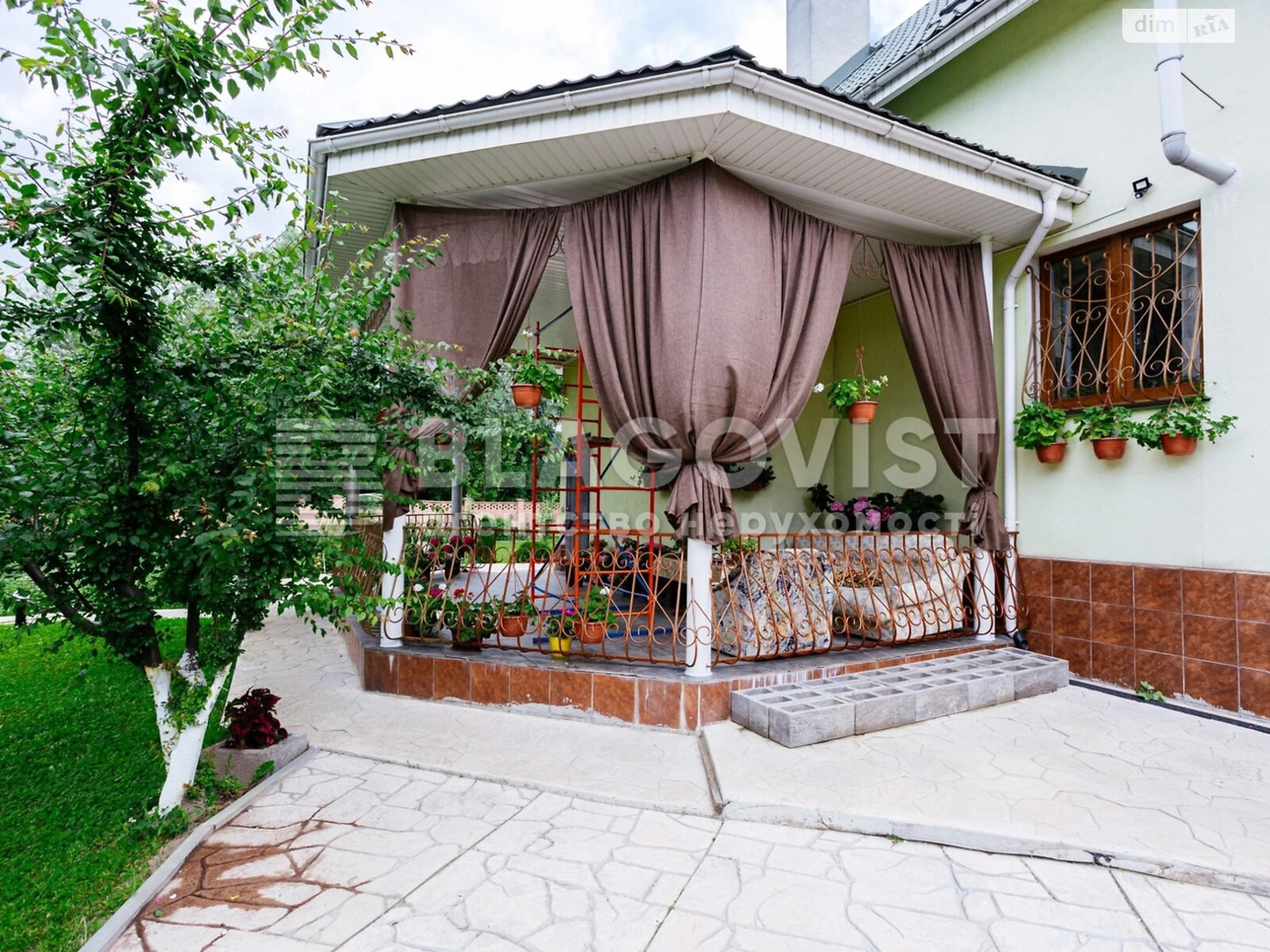 двухэтажный дом с гаражом, 212 кв. м, кирпич. Продажа в Любимовке фото 1 двухэтажный дом с гаражом, 212 кв. м, кирпич. Продажа в Любимовке фото 1
