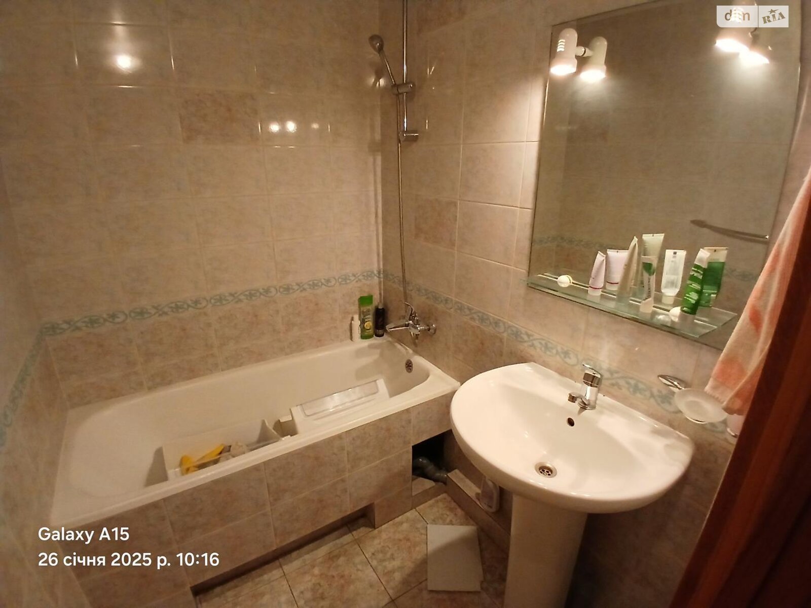 триповерховий будинок з ремонтом, 263.6 кв. м, цегла. Продаж у Бучі фото 1 триповерховий будинок з ремонтом, 263.6 кв. м, цегла. Продаж у Бучі фото 1