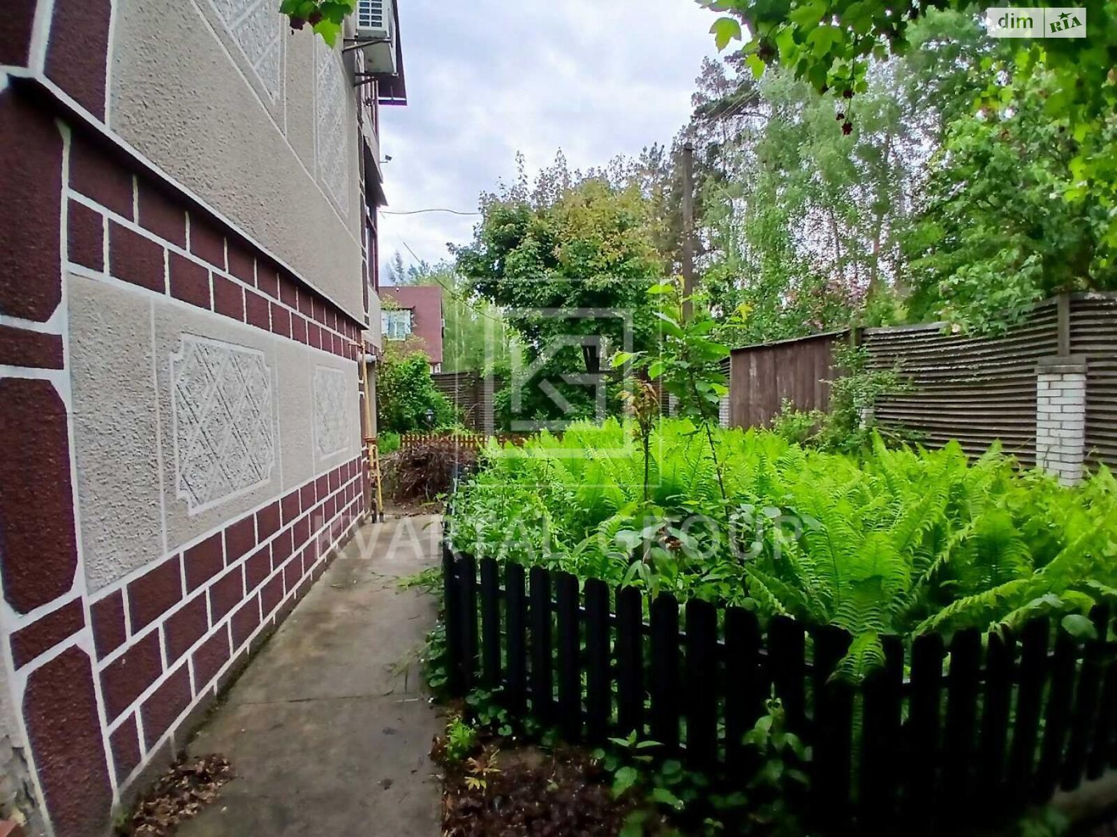 триповерховий будинок з ремонтом, 263.6 кв. м, цегла. Продаж у Бучі фото 1 триповерховий будинок з ремонтом, 263.6 кв. м, цегла. Продаж у Бучі фото 1