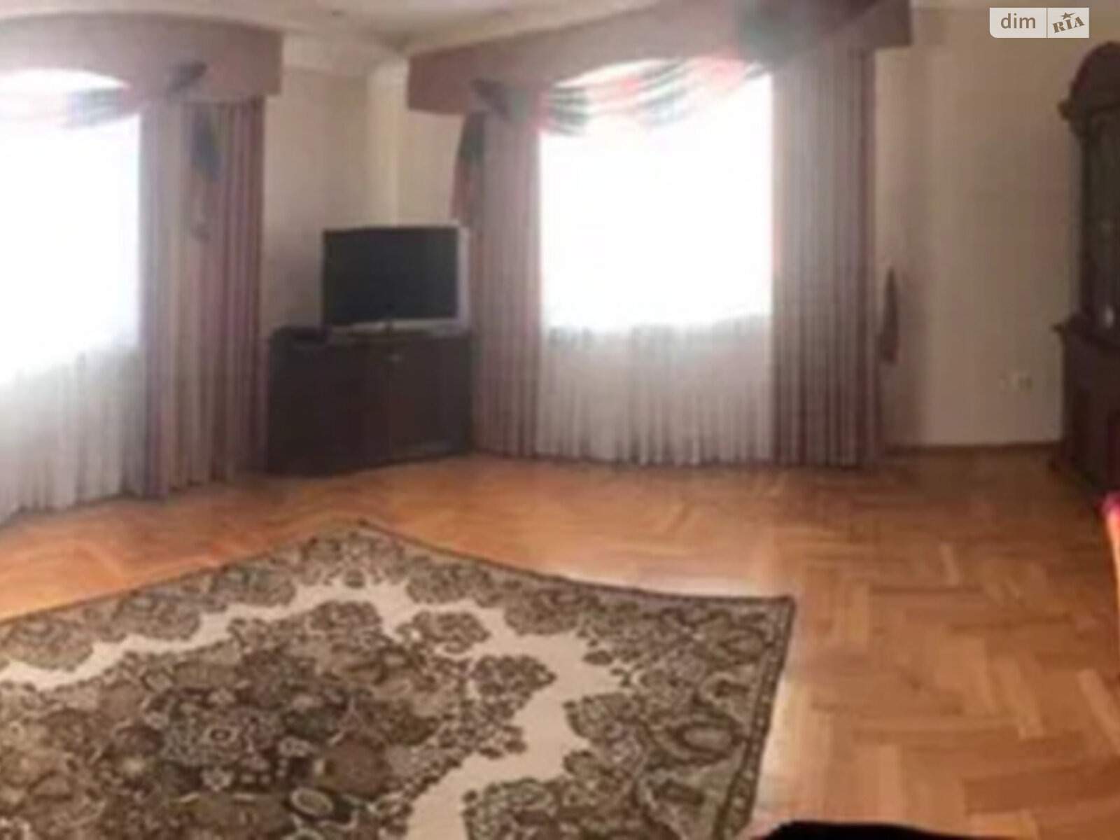 триповерховий будинок з опаленням, 255 кв. м, цегла. Продаж у Любомлі фото 1 триповерховий будинок з опаленням, 255 кв. м, цегла. Продаж у Любомлі фото 1