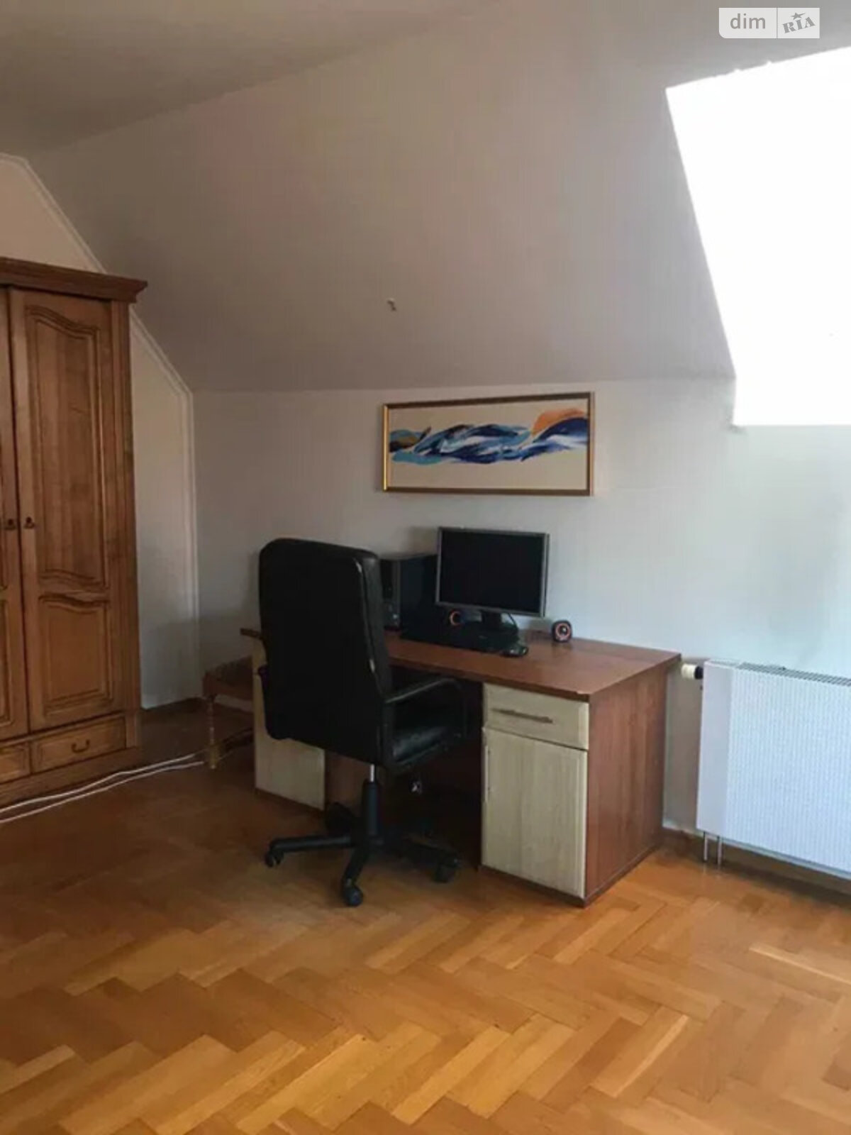 триповерховий будинок з опаленням, 255 кв. м, цегла. Продаж у Любомлі фото 1 триповерховий будинок з опаленням, 255 кв. м, цегла. Продаж у Любомлі фото 1