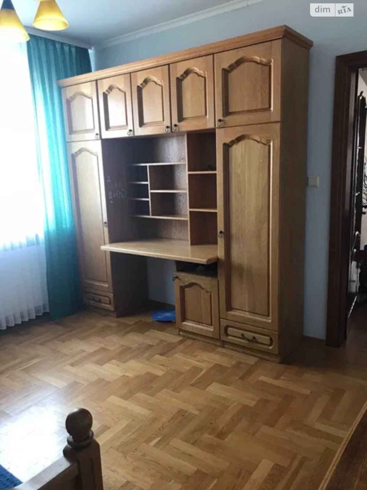 триповерховий будинок з опаленням, 255 кв. м, цегла. Продаж у Любомлі фото 1 триповерховий будинок з опаленням, 255 кв. м, цегла. Продаж у Любомлі фото 1