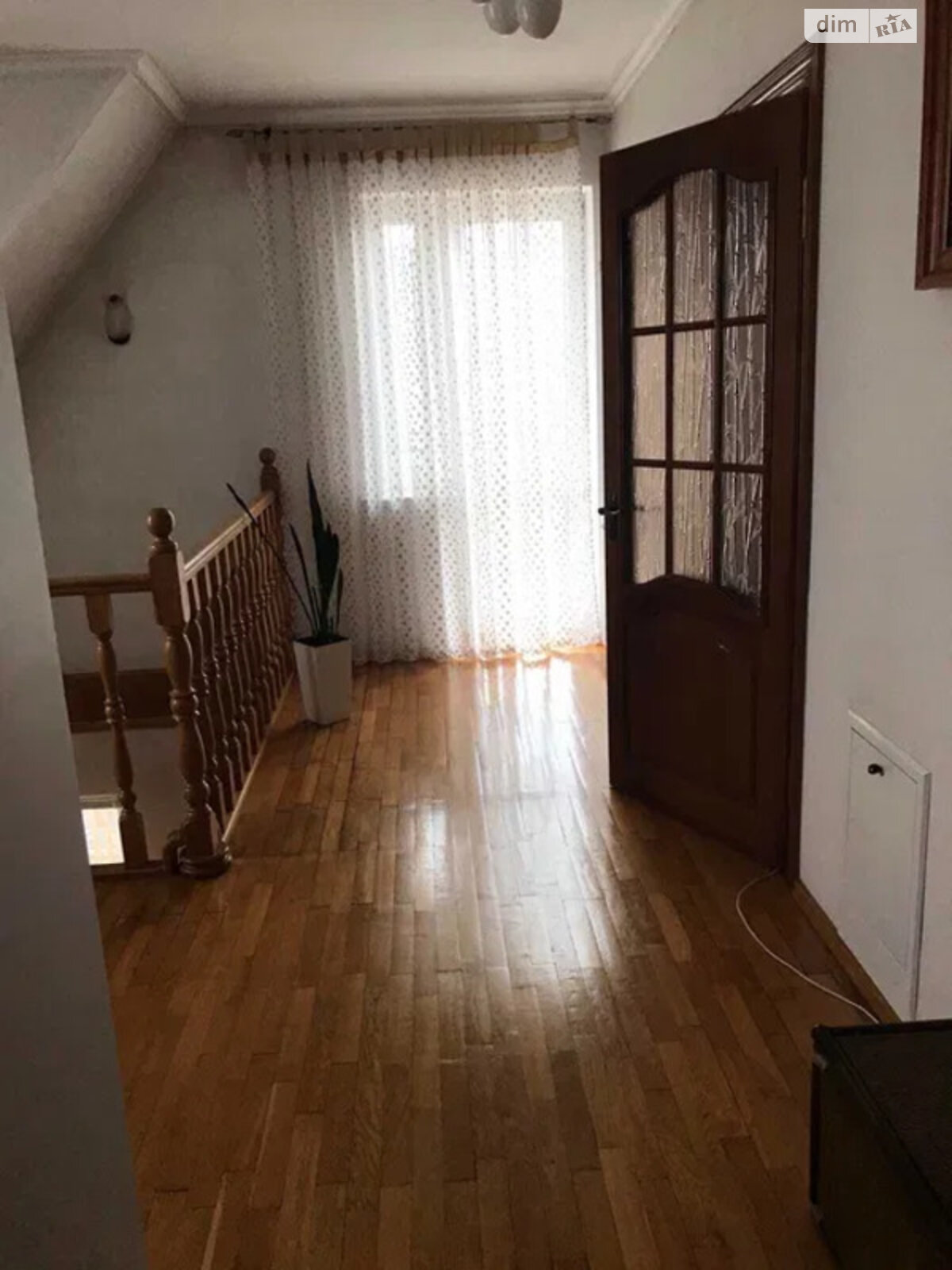 триповерховий будинок з опаленням, 255 кв. м, цегла. Продаж у Любомлі фото 1 триповерховий будинок з опаленням, 255 кв. м, цегла. Продаж у Любомлі фото 1