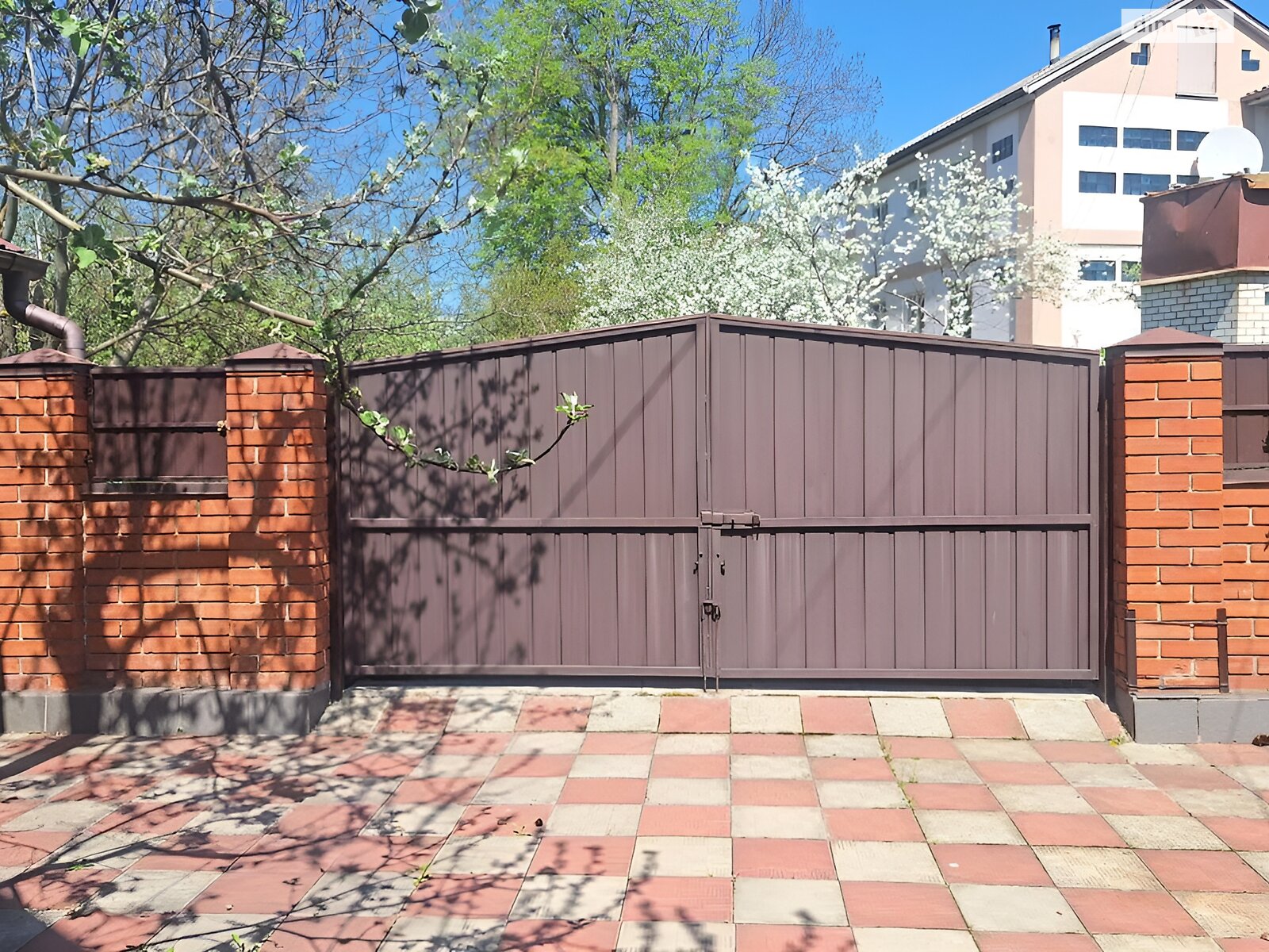 двоповерховий будинок, 80 кв. м, кирпич. Продаж в Люботині, район Люботин фото 1 двоповерховий будинок, 80 кв. м, кирпич. Продаж в Люботині, район Люботин фото 1