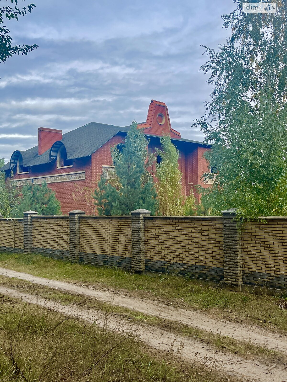 двоповерховий будинок з гаражем, 405 кв. м, цегла. Продаж у Лютіжі фото 1 двоповерховий будинок з гаражем, 405 кв. м, цегла. Продаж у Лютіжі фото 1