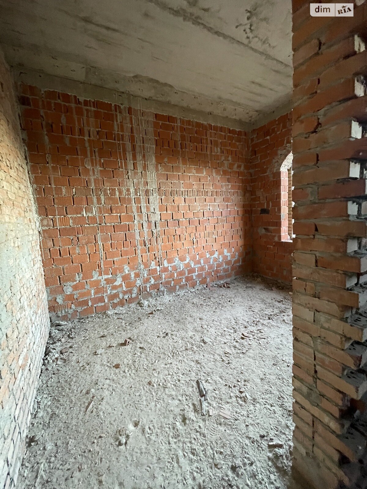 двоповерховий будинок з гаражем, 405 кв. м, цегла. Продаж у Лютіжі фото 1 двоповерховий будинок з гаражем, 405 кв. м, цегла. Продаж у Лютіжі фото 1