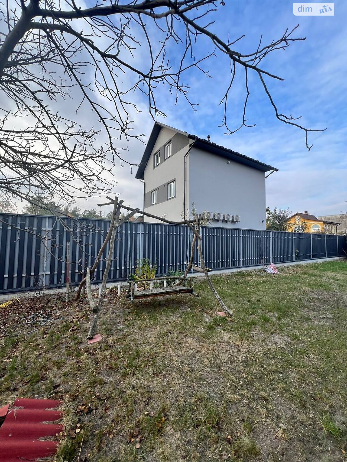 трехэтажный дом с ремонтом, 150 кв. м, кирпич. Продажа в Лютиже фото 1 трехэтажный дом с ремонтом, 150 кв. м, кирпич. Продажа в Лютиже фото 1