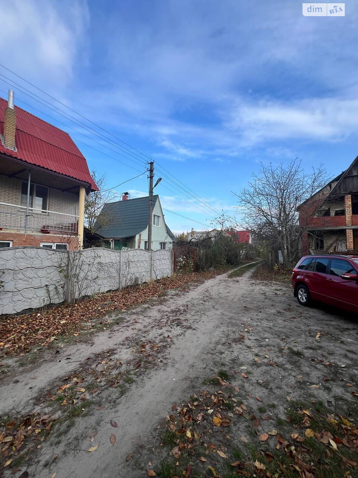 трехэтажный дом с ремонтом, 150 кв. м, кирпич. Продажа в Лютиже фото 1 трехэтажный дом с ремонтом, 150 кв. м, кирпич. Продажа в Лютиже фото 1
