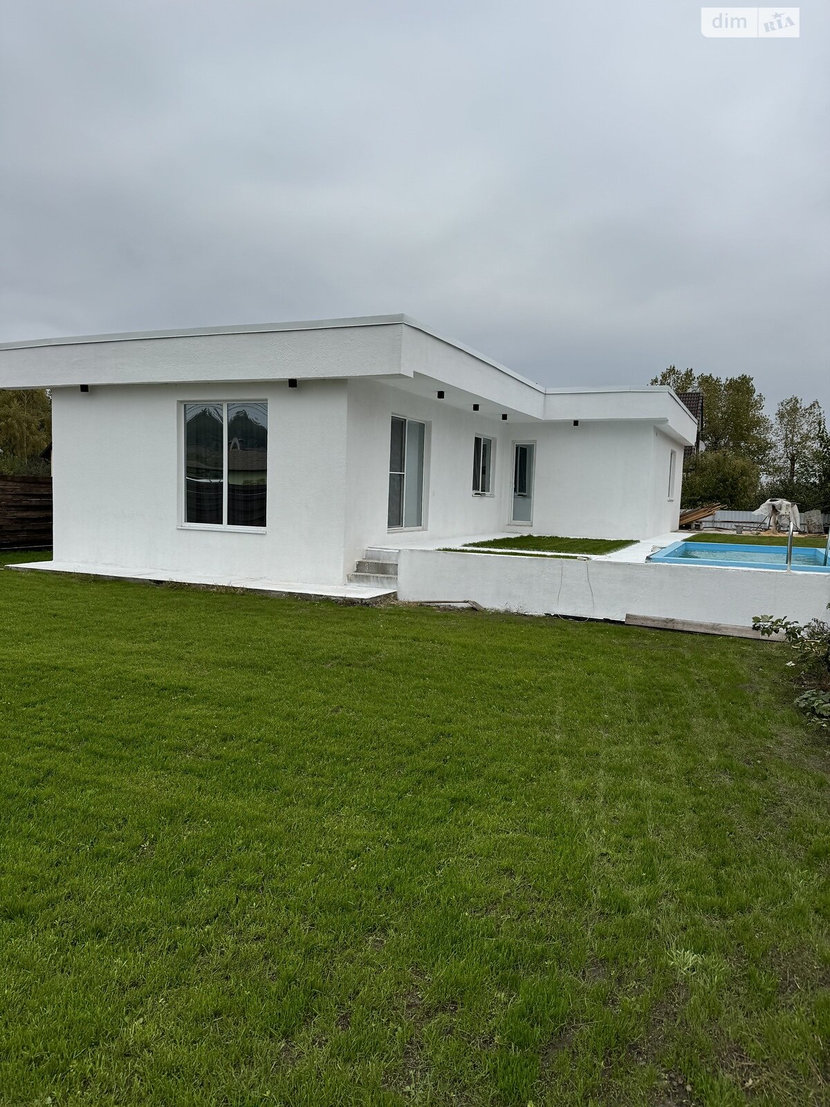 одноповерховий будинок з опаленням, 205 кв. м, шлакоблок. Продаж у Лютіжі фото 1 одноповерховий будинок з опаленням, 205 кв. м, шлакоблок. Продаж у Лютіжі фото 1