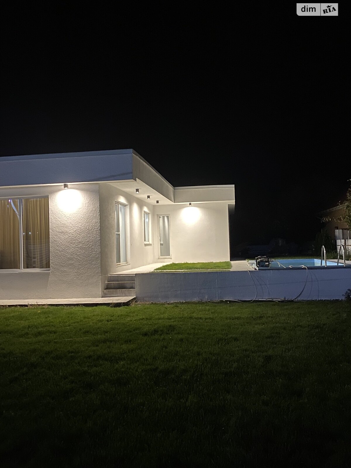 одноповерховий будинок з опаленням, 205 кв. м, шлакоблок. Продаж у Лютіжі фото 1 одноповерховий будинок з опаленням, 205 кв. м, шлакоблок. Продаж у Лютіжі фото 1